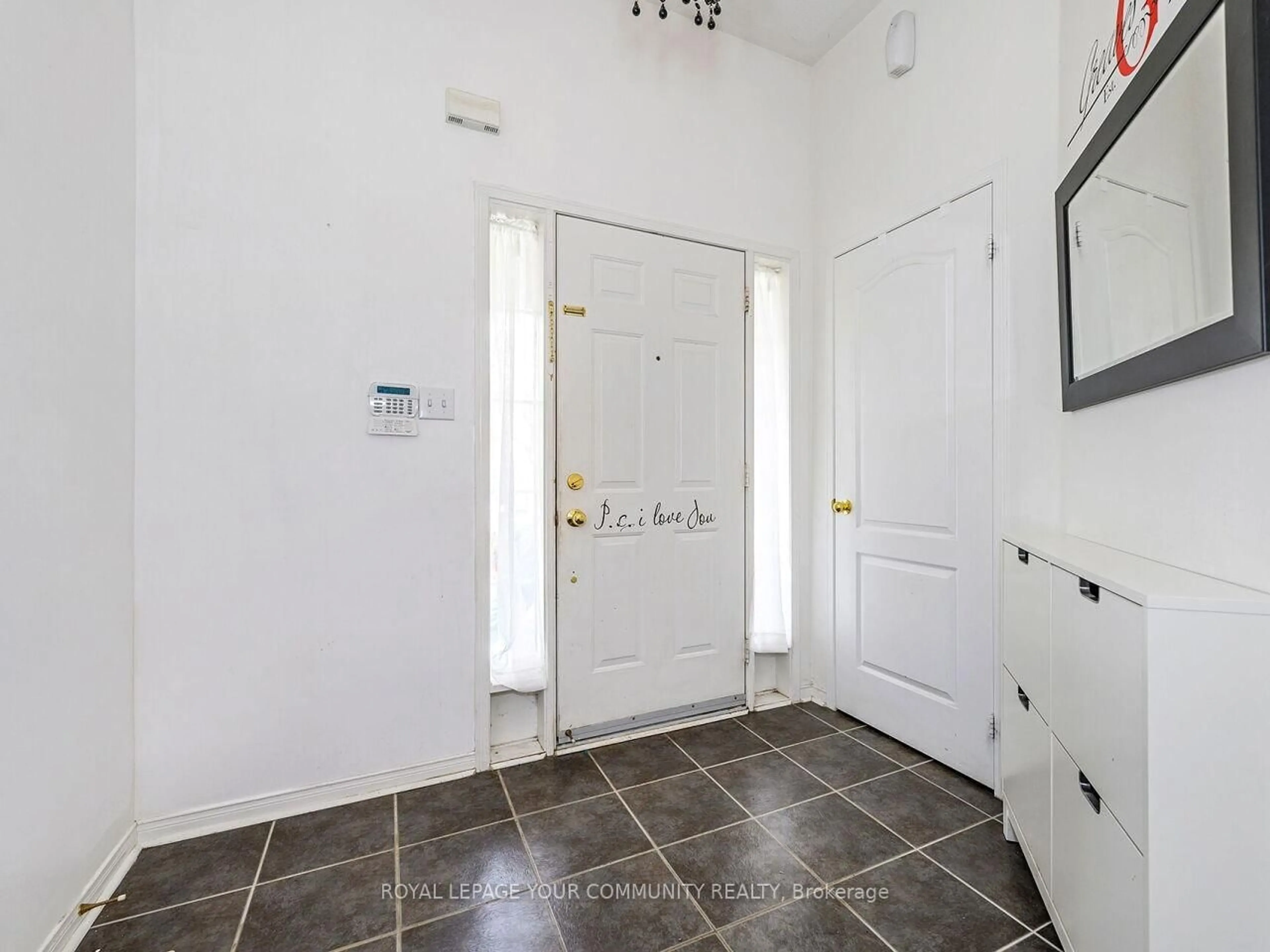 Indoor entryway for 55 Trumpet Valley Blvd, Brampton Ontario L7A 3P7