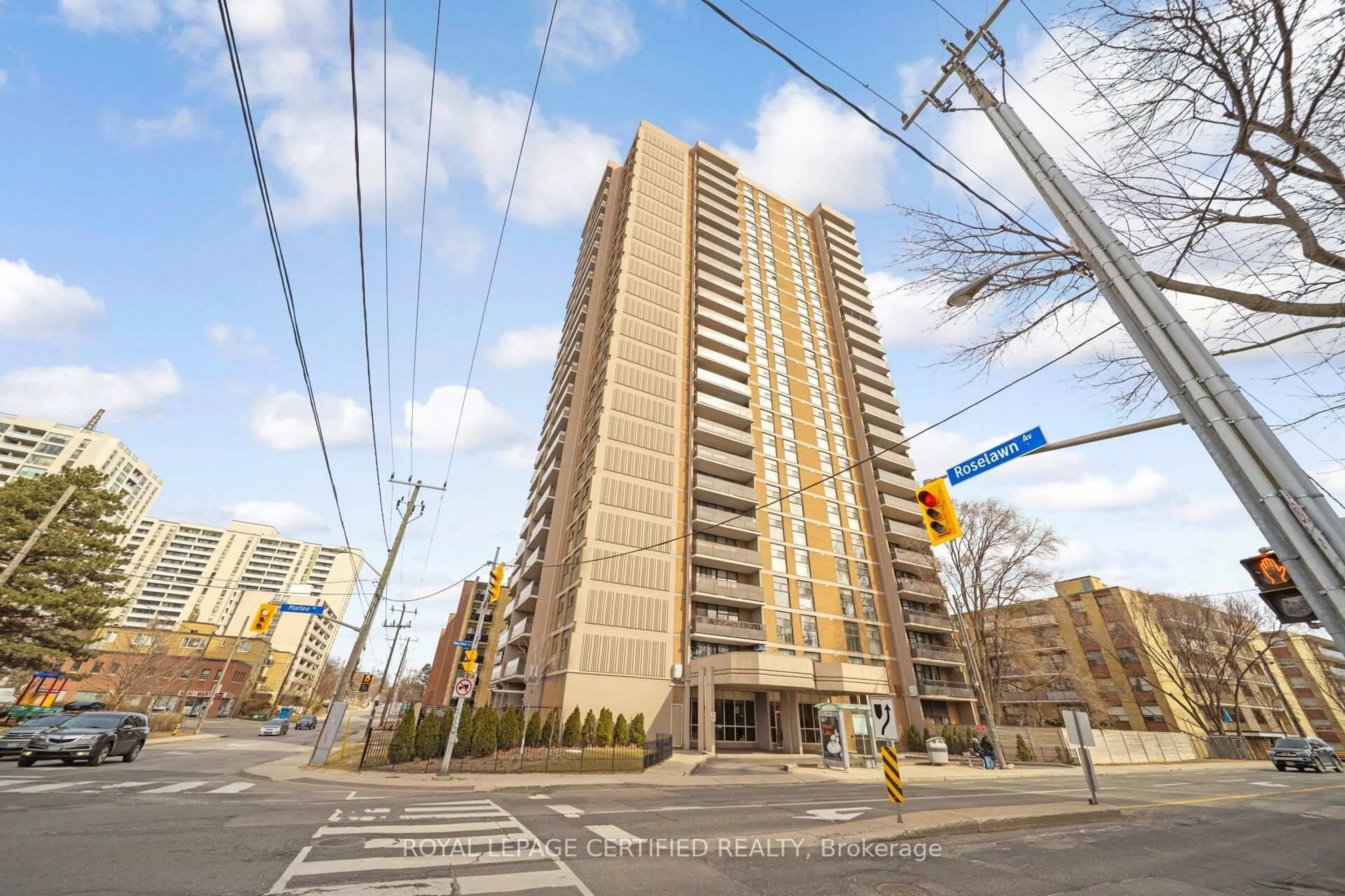 Patio, building for 135 Marlee Ave #1703, Toronto Ontario M6E 3B4