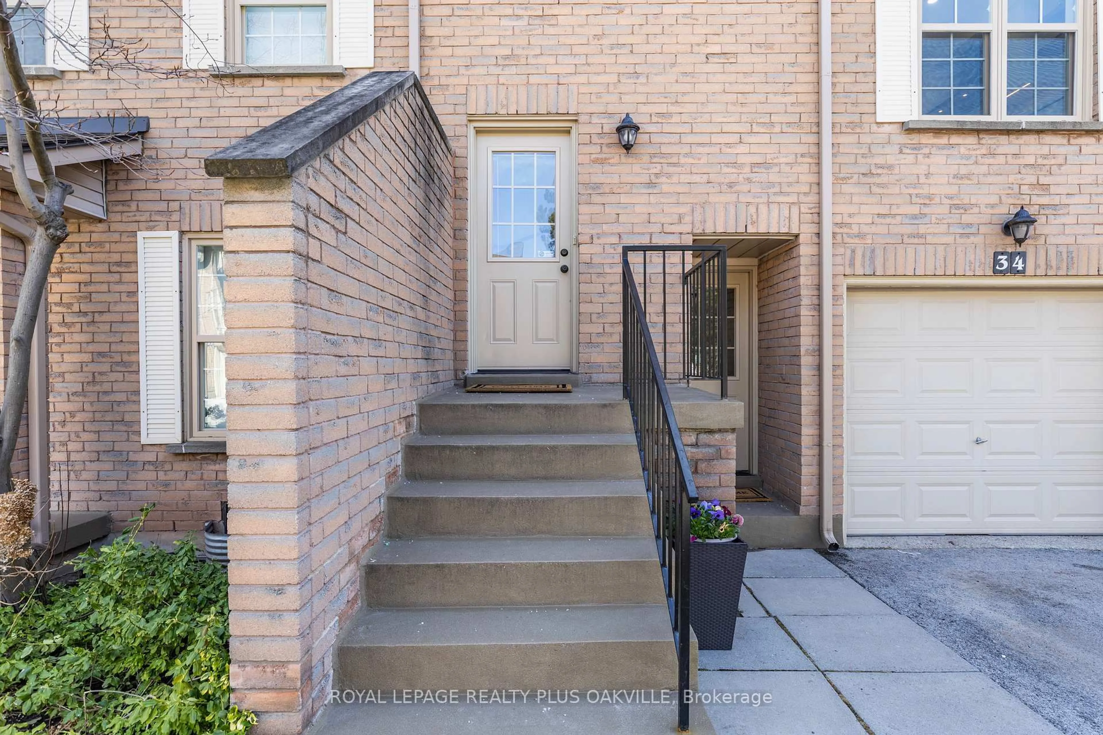Unknown for 2272 Mowat Ave #34, Oakville Ontario L6H 5L8
