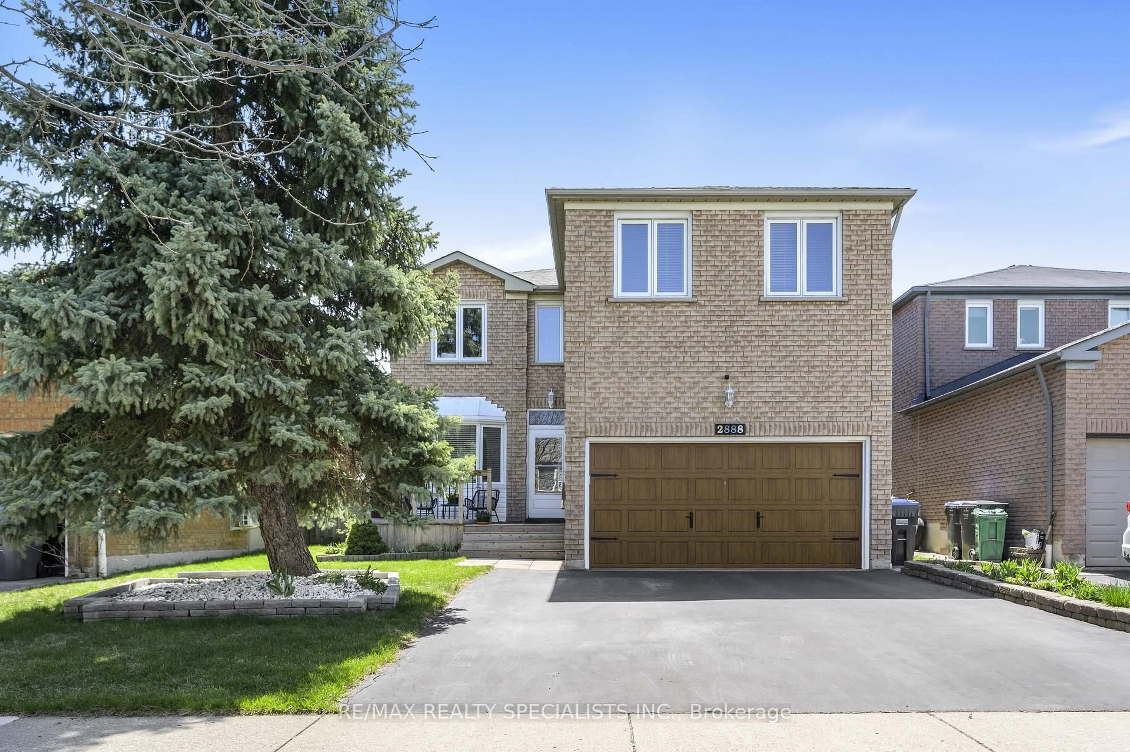 Home with brick exterior material, street for 2888 Crosscurrent Dr, Mississauga Ontario L5N 6K9