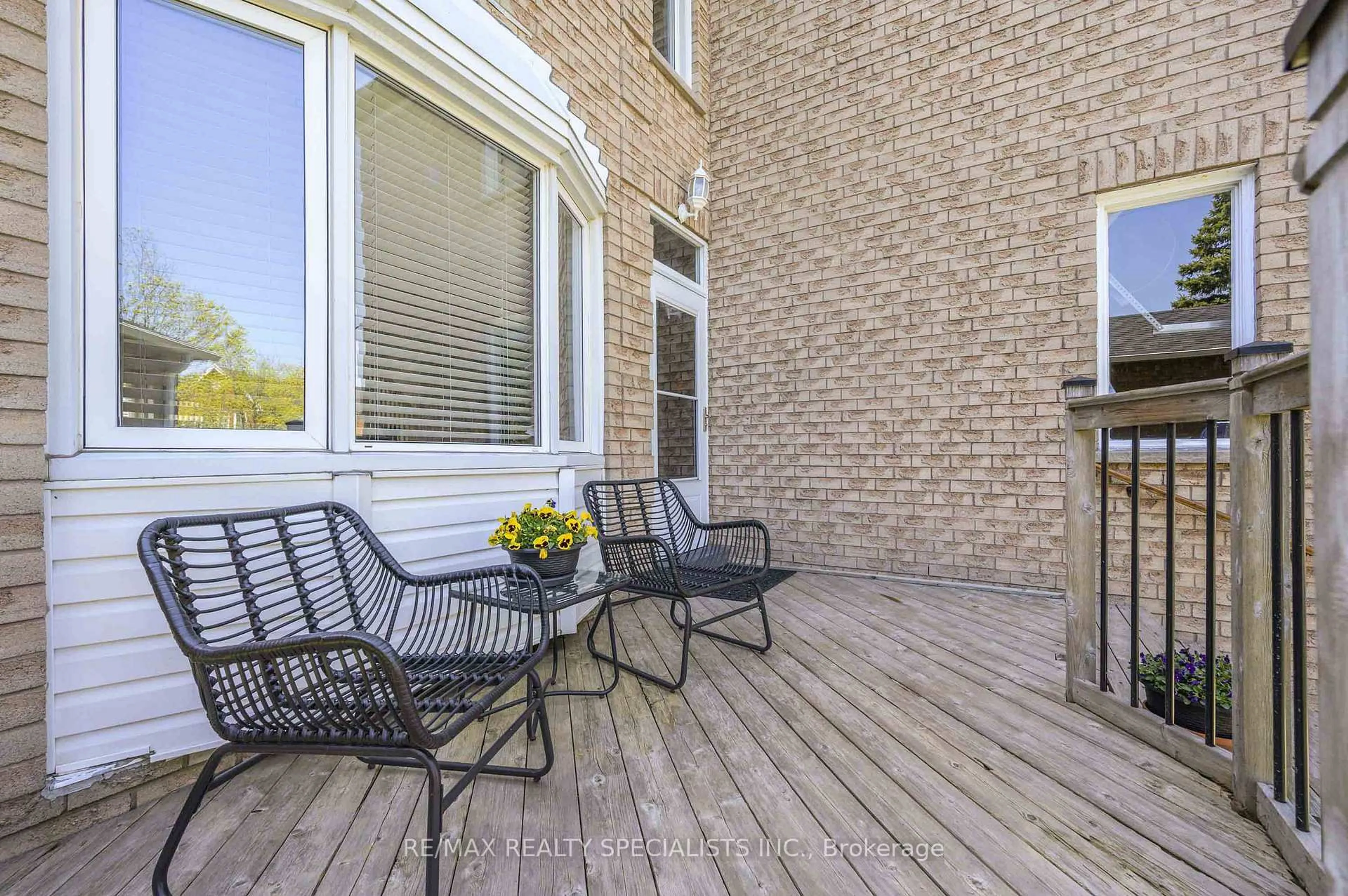 Patio, street for 2888 Crosscurrent Dr, Mississauga Ontario L5N 6K9
