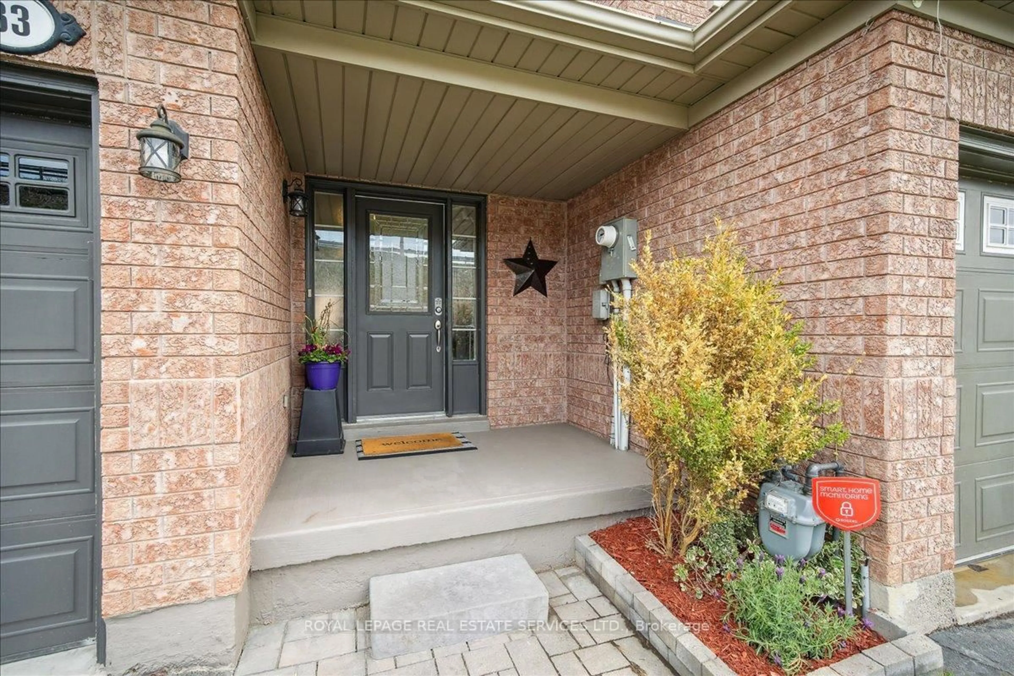 Indoor entryway for 83 Crystal Glen Cres, Brampton Ontario L6X 0K8