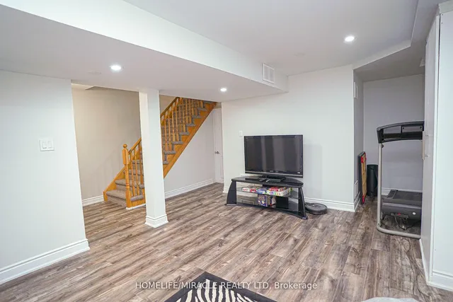 Additional image 5 of 6 Maplecrest Crt