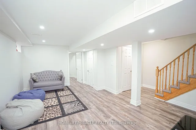 Additional image 4 of 6 Maplecrest Crt