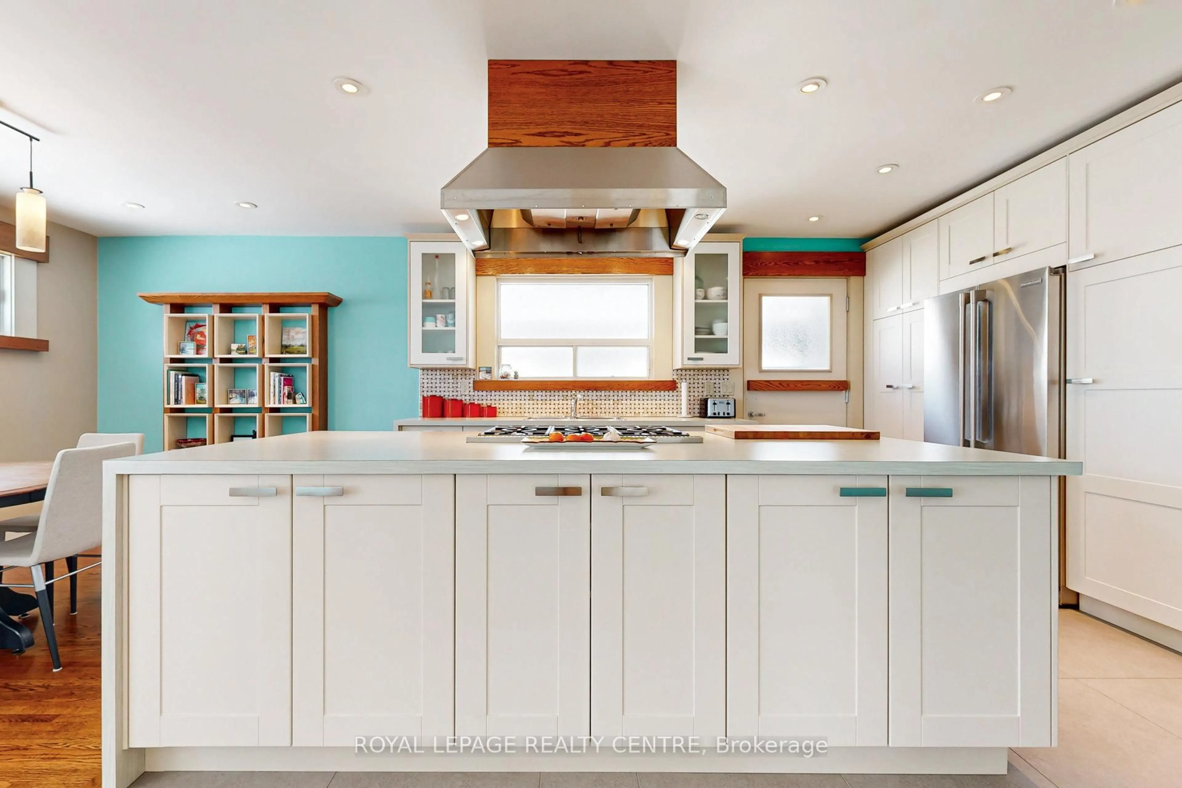 Contemporary kitchen, unknown for 23 Templar Dr, Toronto Ontario M9R 3C6