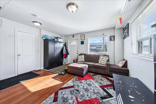 Additional image 40 of 2338, 2338R, 2340, Keele St