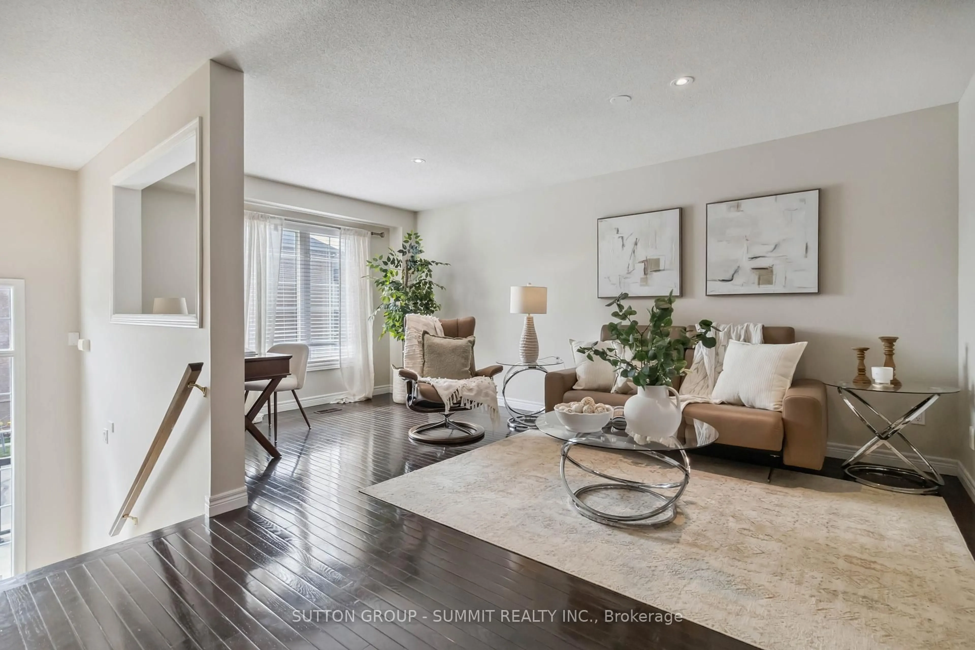Living room with furniture, unknown for 2280 BARONWOOD Dr #38, Oakville Ontario L6M 4Z5