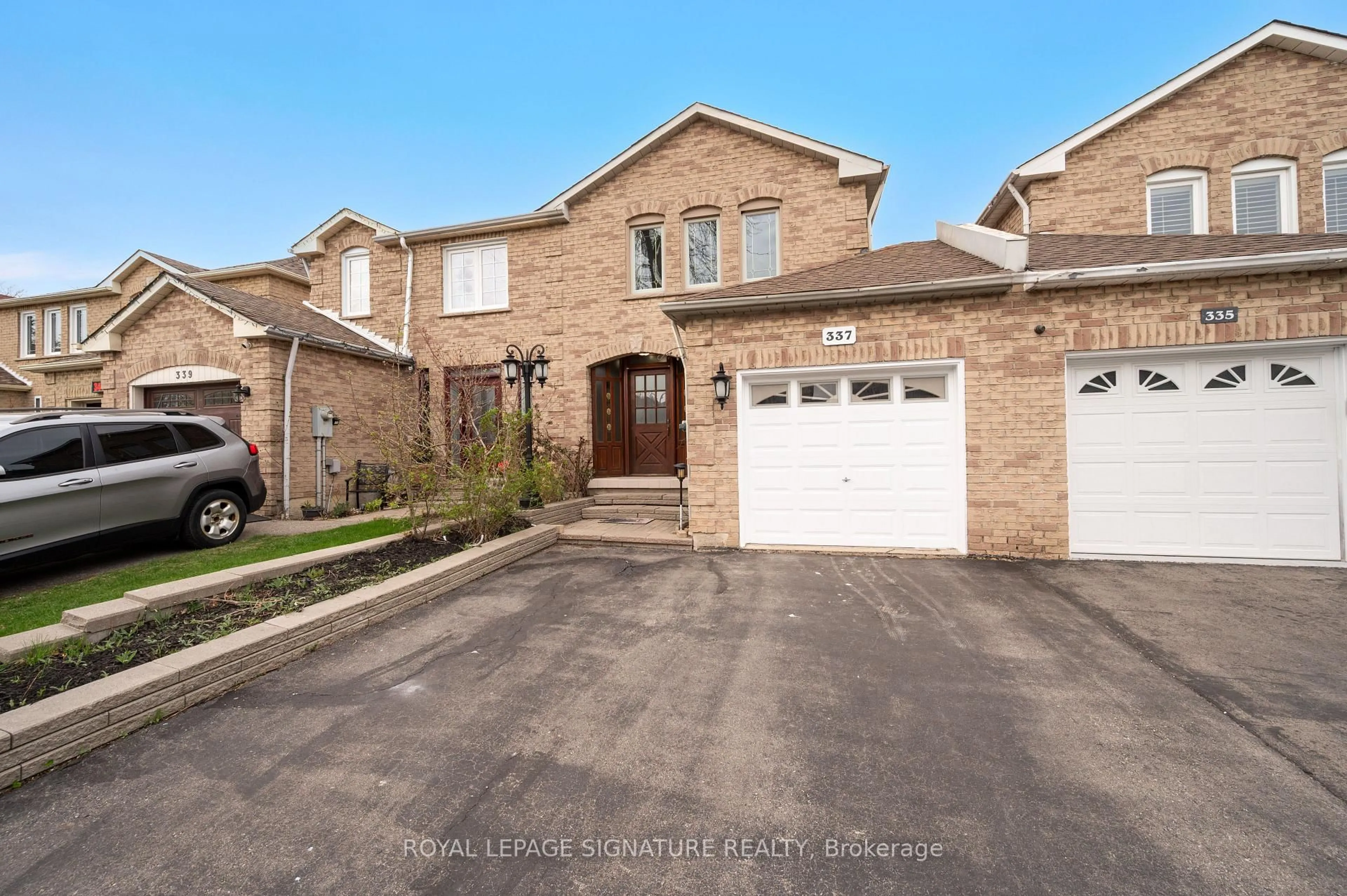Home with brick exterior material, street for 337 Assiniboine Tr, Mississauga Ontario L5R 2Y2