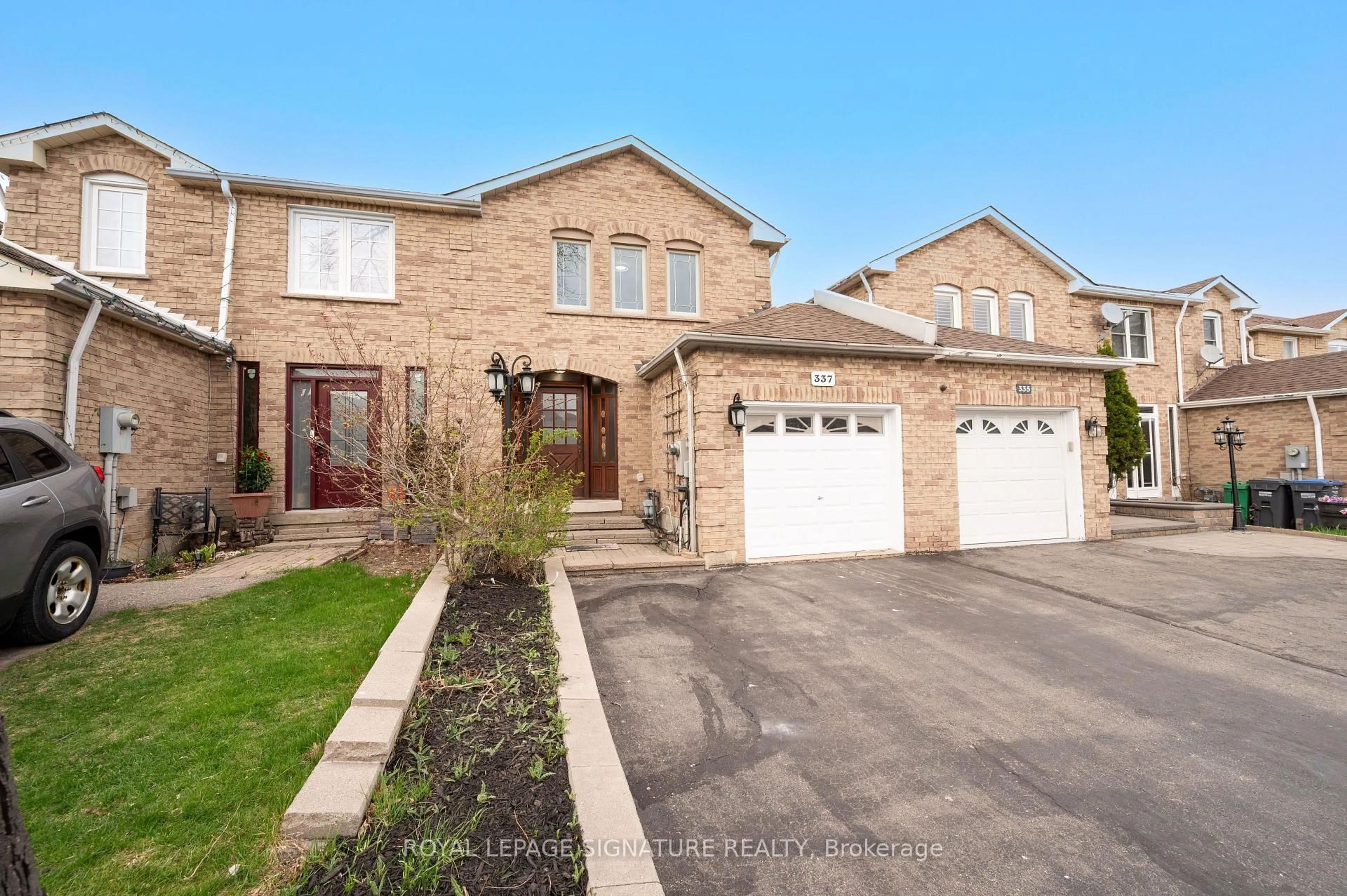Home with brick exterior material, street for 337 Assiniboine Tr, Mississauga Ontario L5R 2Y2