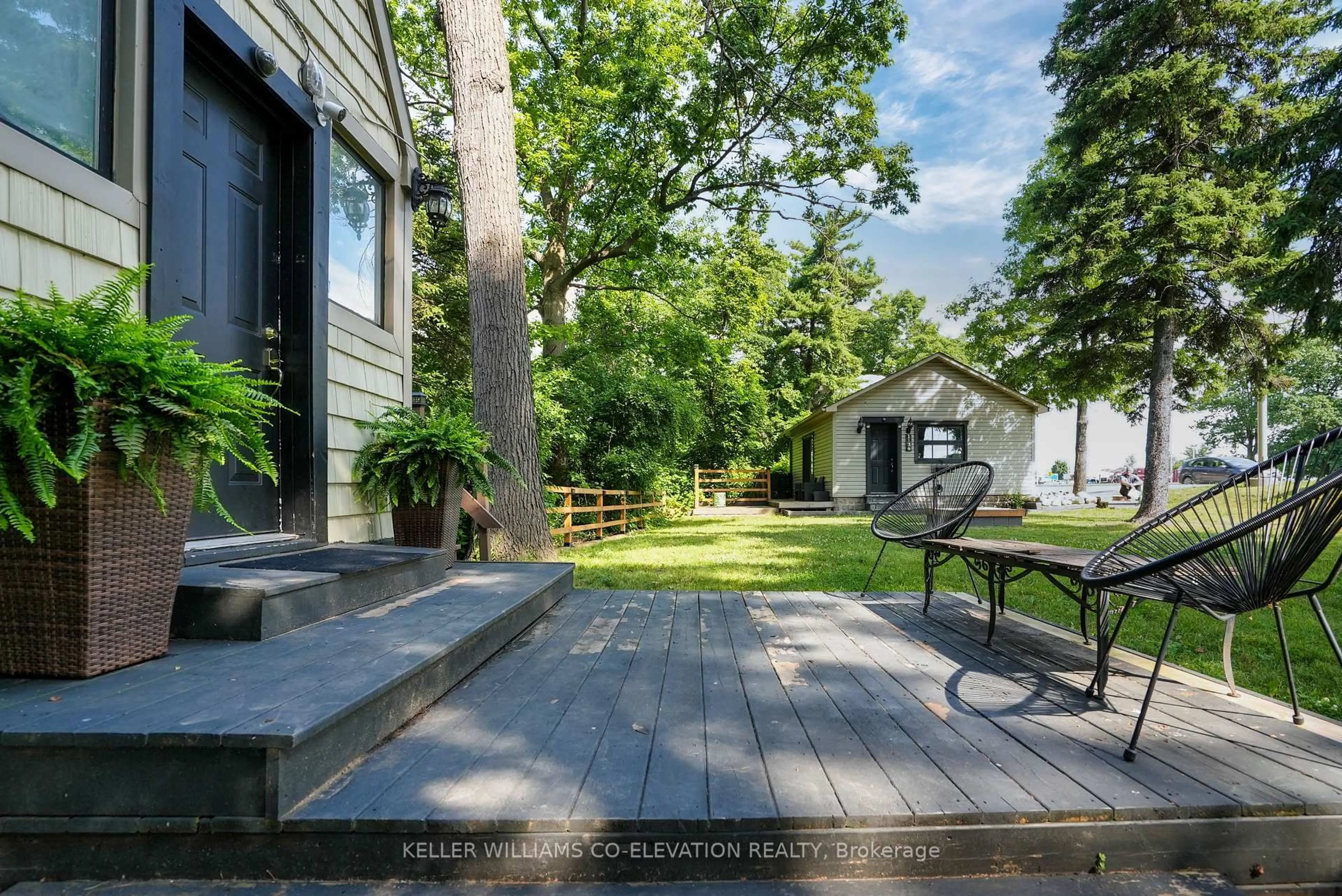 Patio, street for 1136 Bronte Rd, Oakville Ontario L6M 4G4
