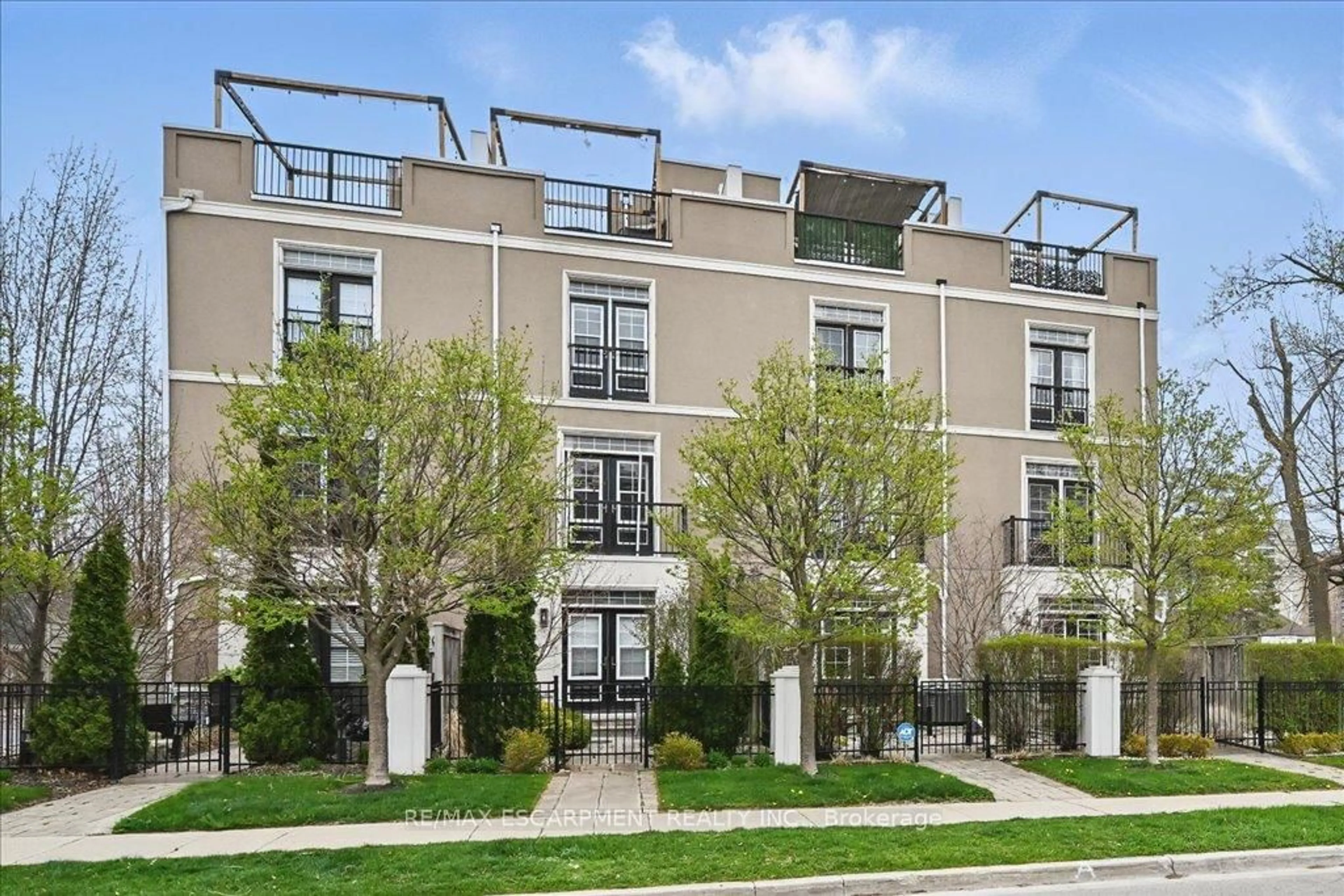 Unknown for 117 Nelson St #2, Oakville Ontario L6L 3J1
