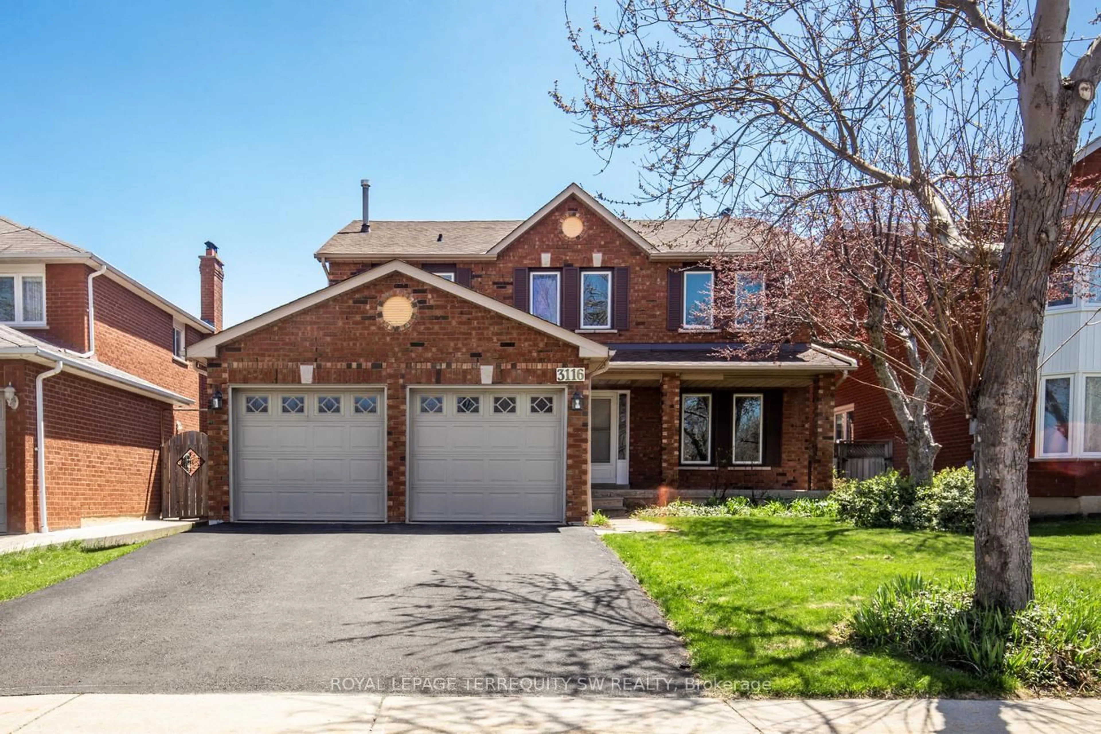 Home with brick exterior material, street for 3116 The Collegeway, Mississauga Ontario L5L 4Z6