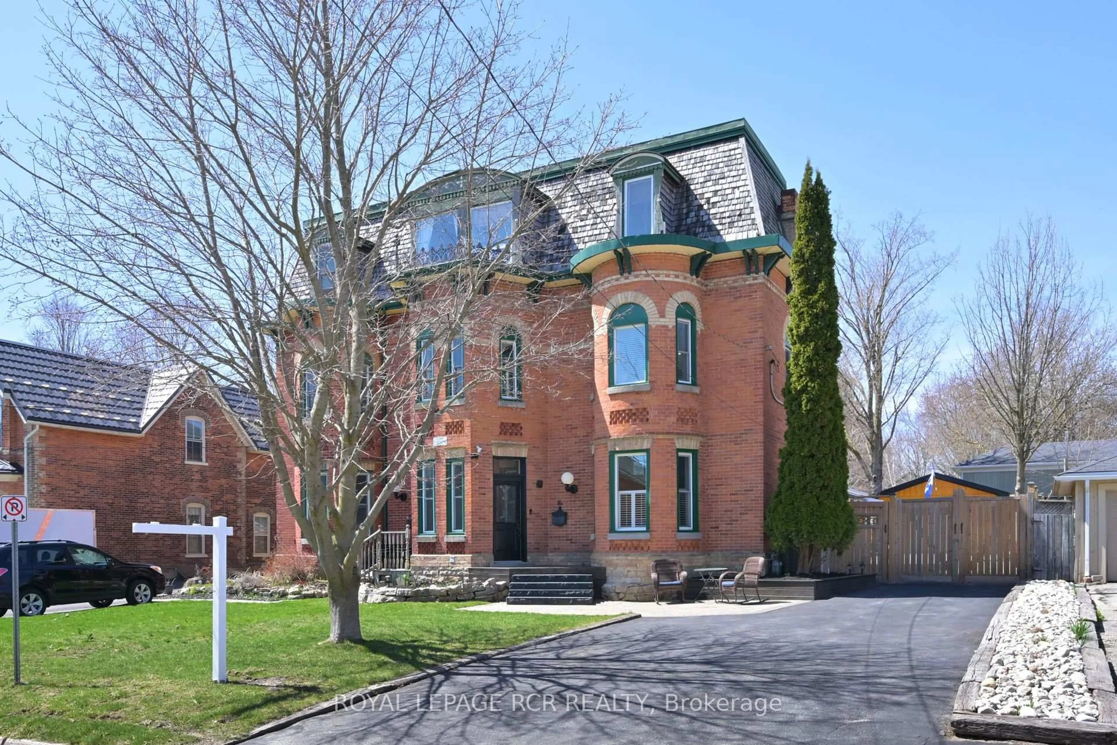 Home with brick exterior material, street for 16 Wellington St, Orangeville Ontario L9W 2L5