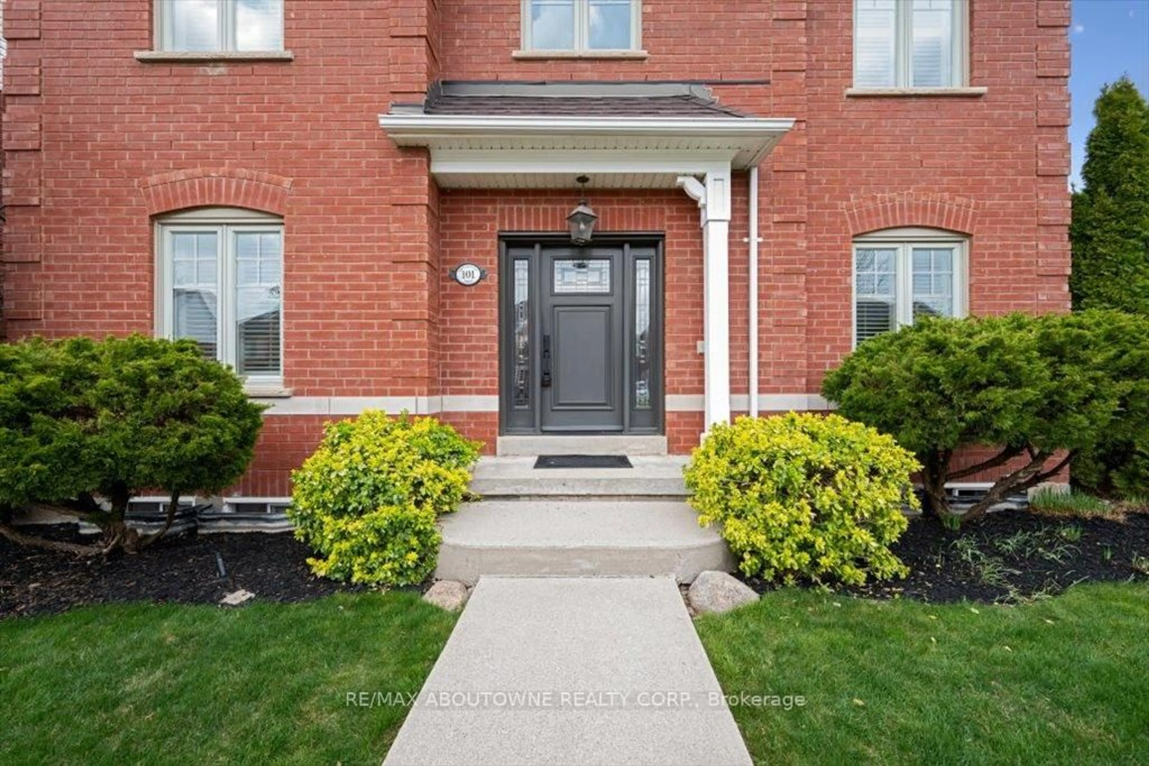 Home with brick exterior material, street for 101 Westchester Rd, Oakville Ontario L6H 6H8