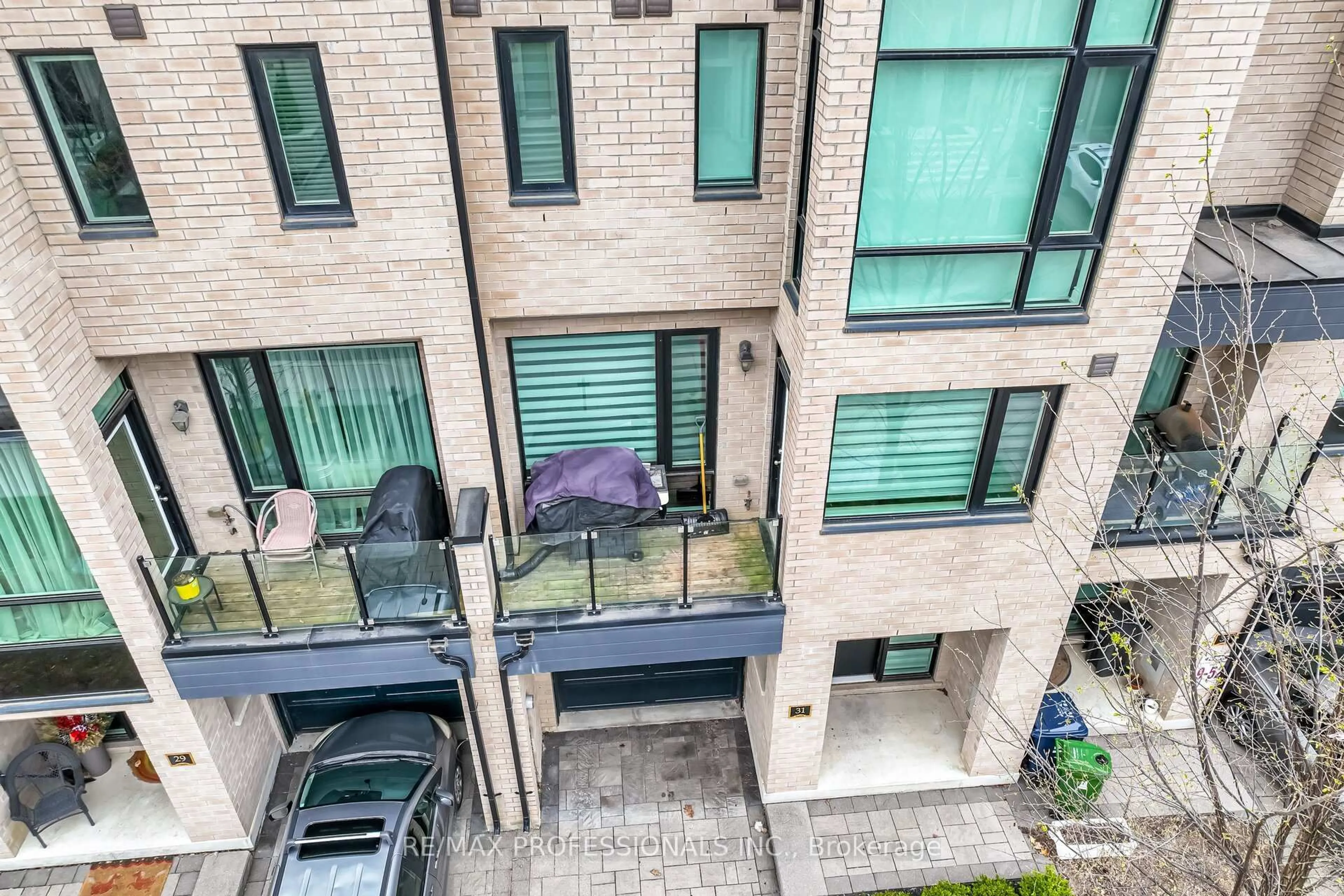 A pic from outside/outdoor area/front of a property/back of a property/a pic from drone, city buildings view from balcony for 31 Pony Farm Dr, Toronto Ontario M9R 4B2