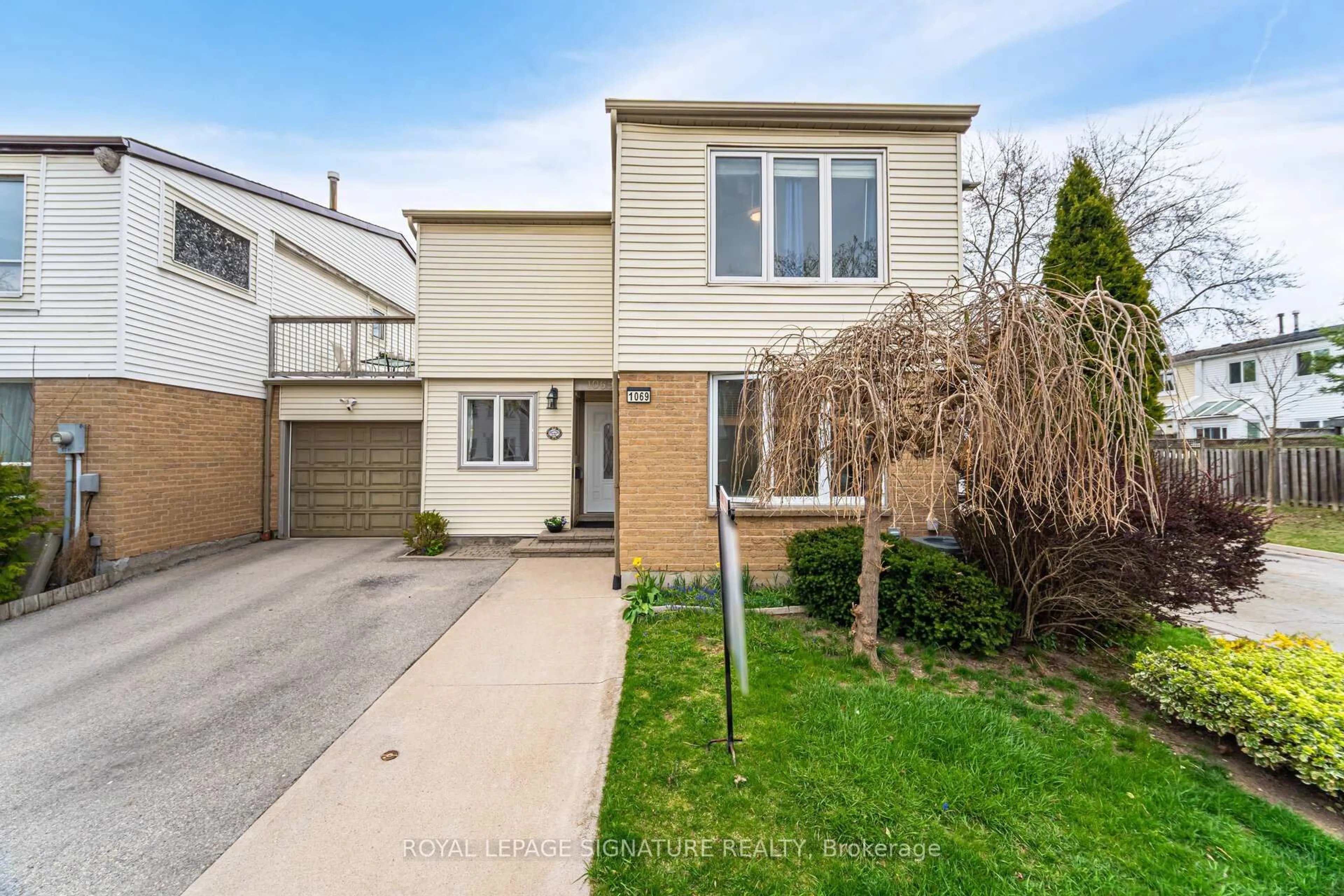 Unknown for 1069 Kos Blvd, Mississauga Ontario L5J 4L3