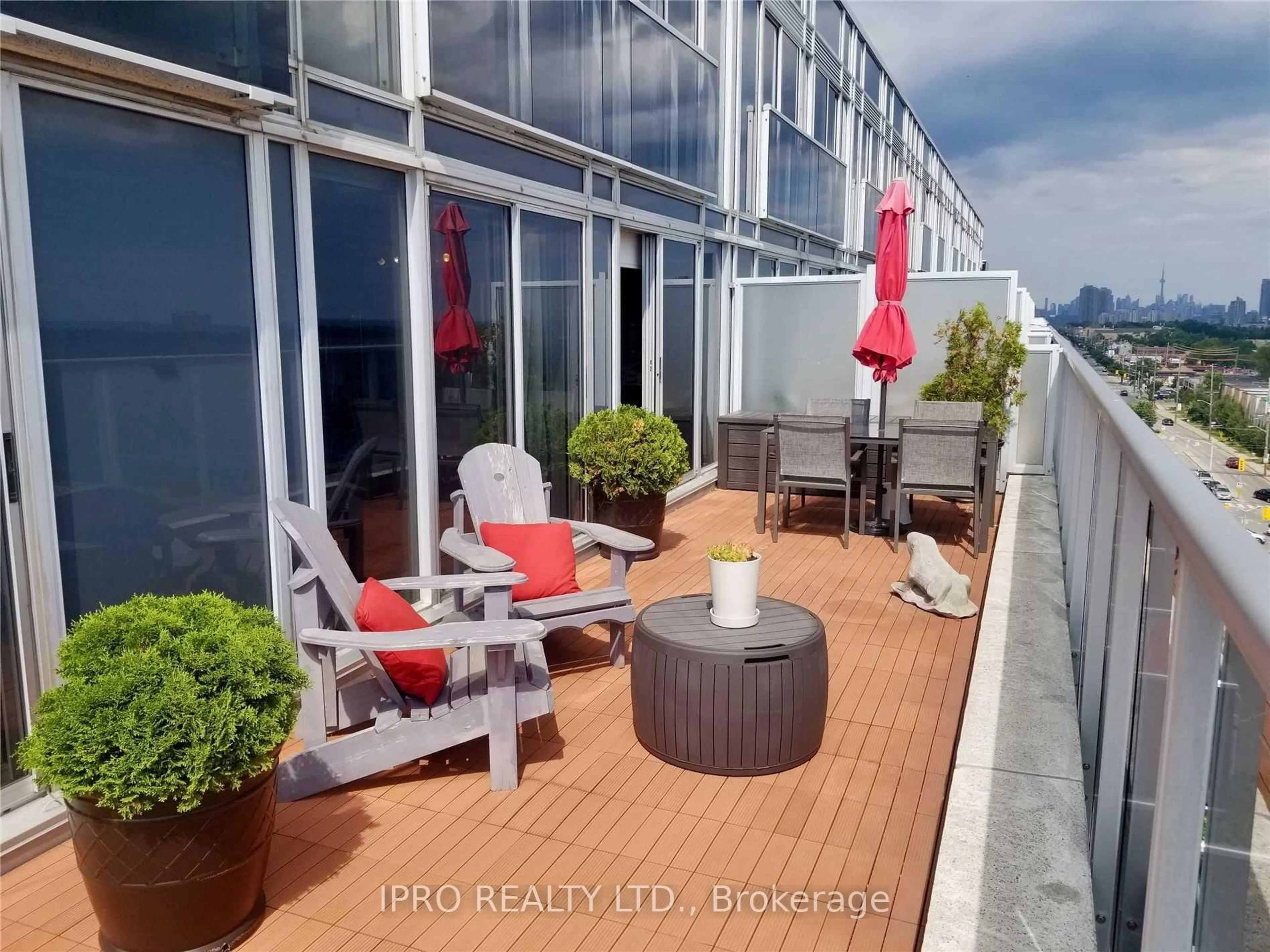 Balcony in the apartment, water/lake/river/ocean view for 1040 The Queensway Ave #PH919, Toronto Ontario M8Z 0A7