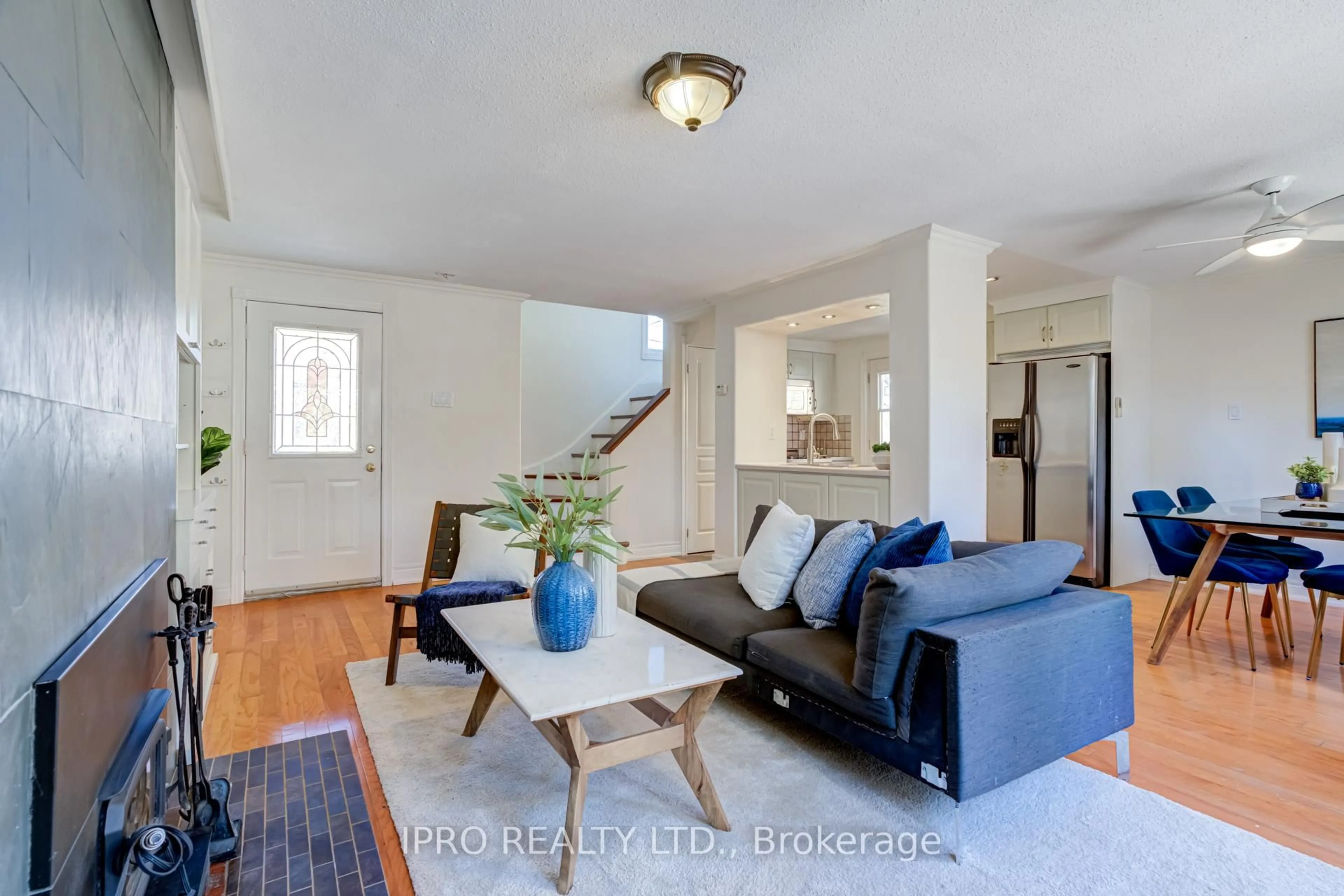 Living room with furniture, unknown for 239 Bicknell Ave, Toronto Ontario M6M 4H2