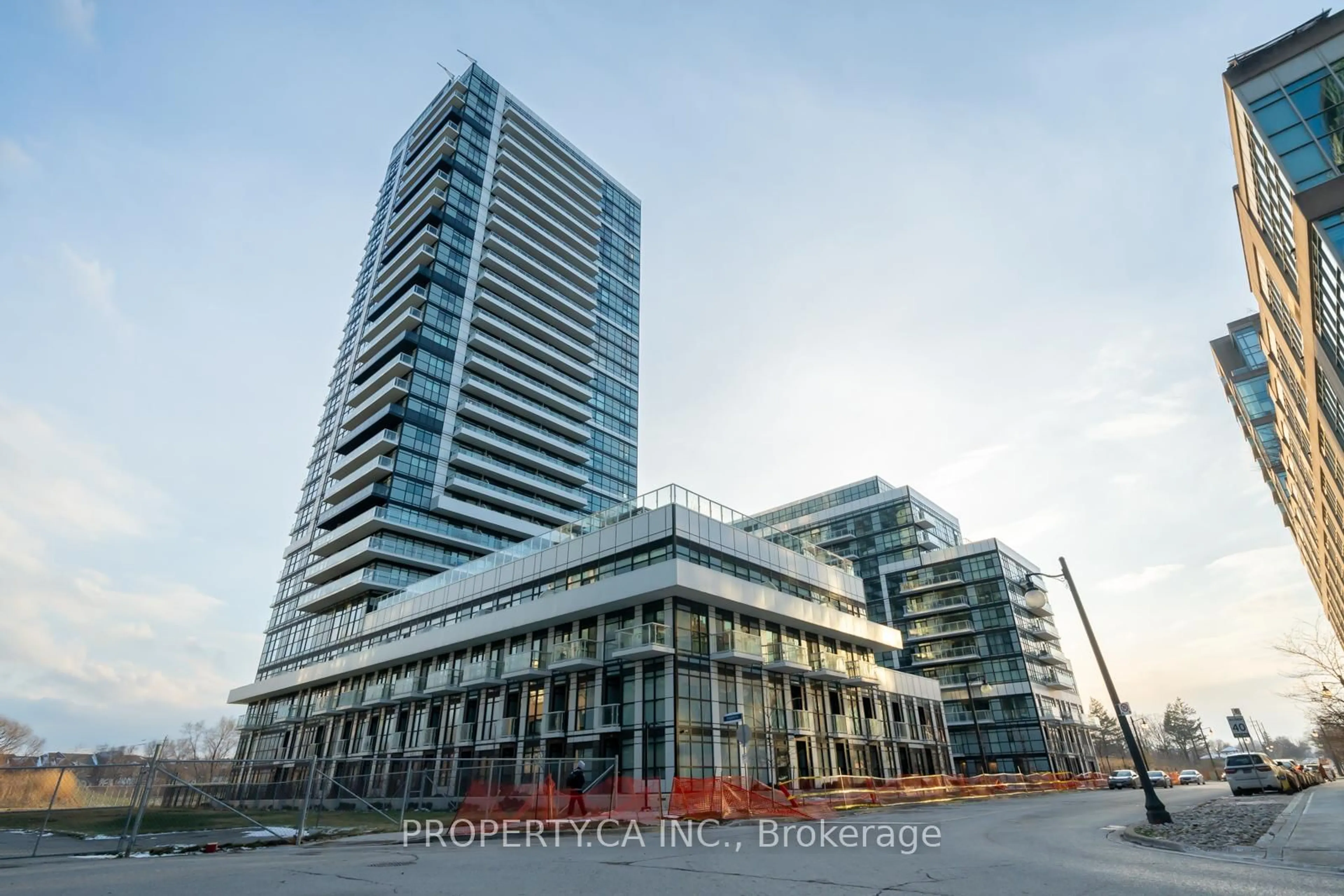 Blurry image for 251 Manitoba St #1204, Toronto Ontario M8Y 0C7