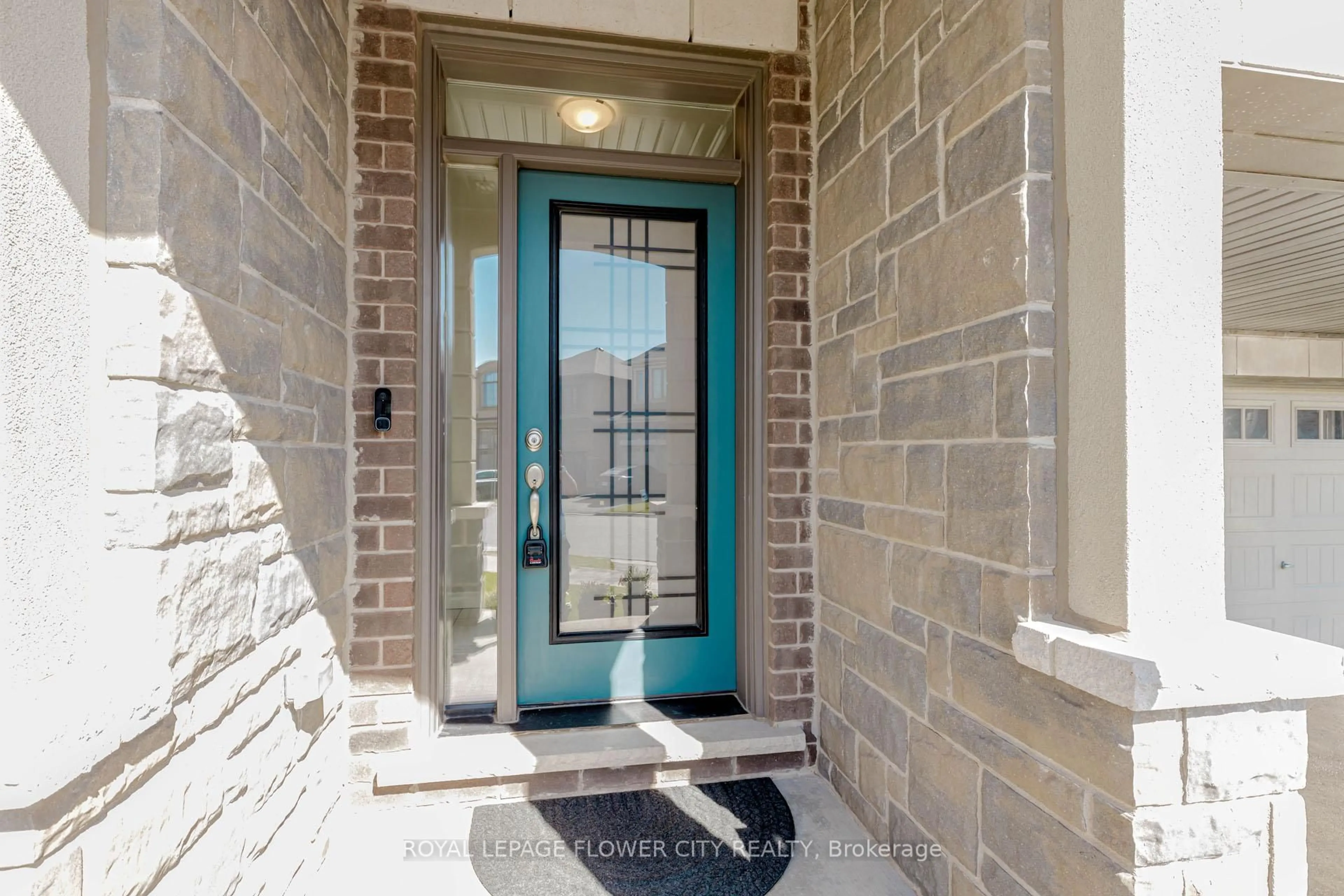 Indoor entryway for 1371 Lobelia Cres, Milton Ontario L9E 1X1