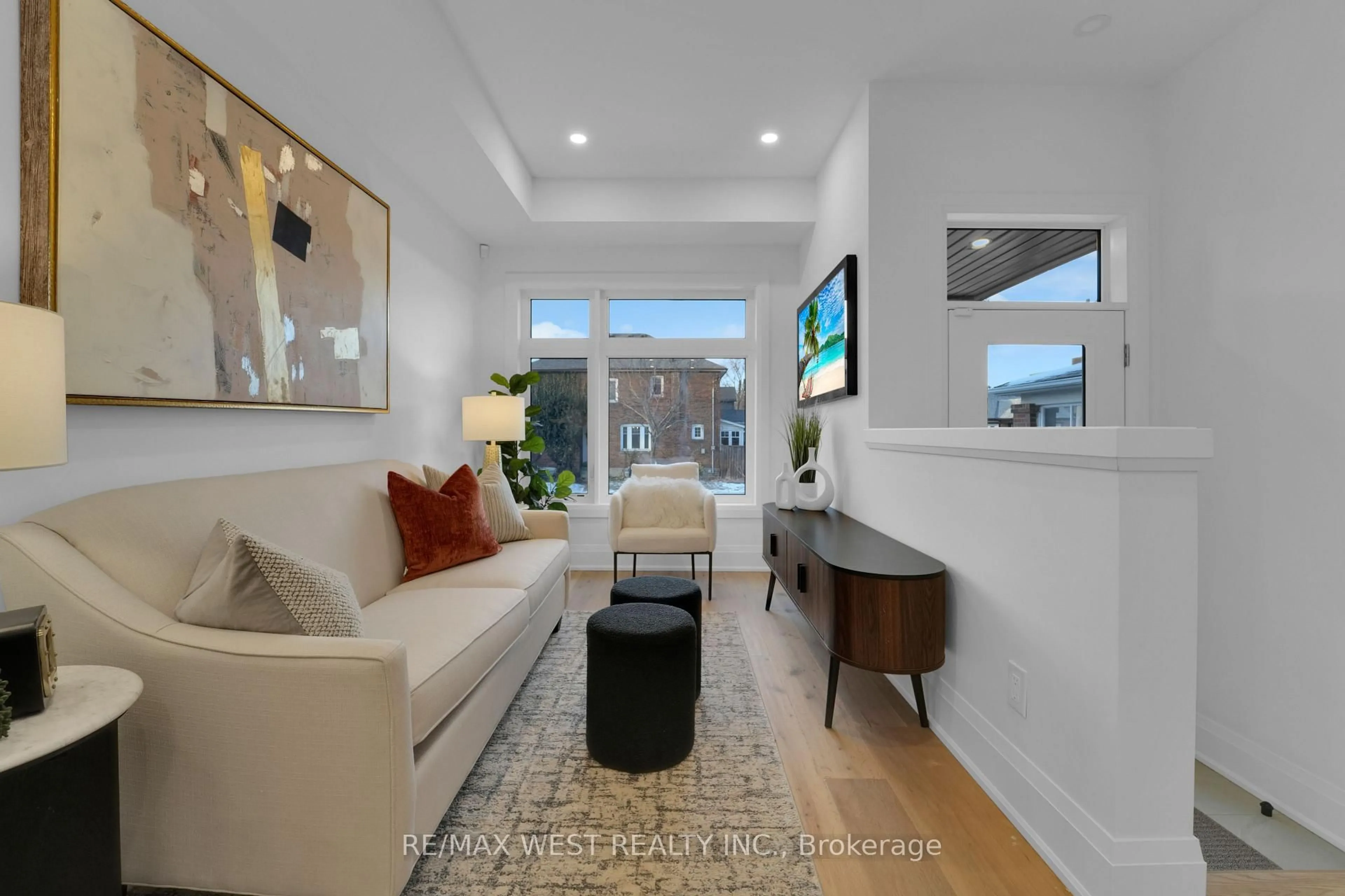 Living room with furniture, unknown for 519 St Johns Rd, Toronto Ontario M6S 2L7