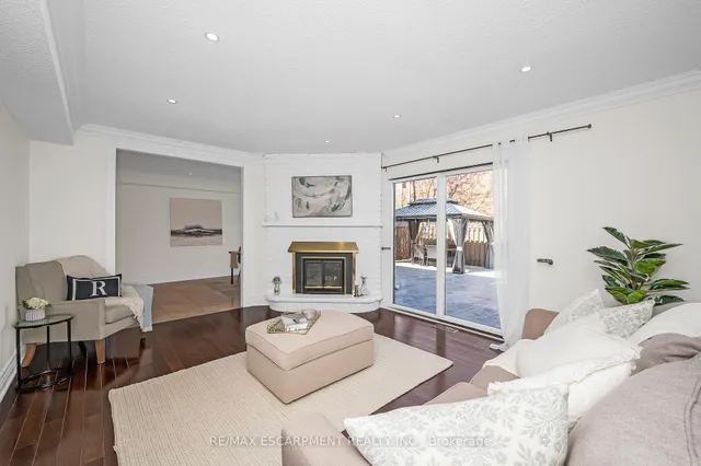 Additional property image - 2728 Guilford Cres