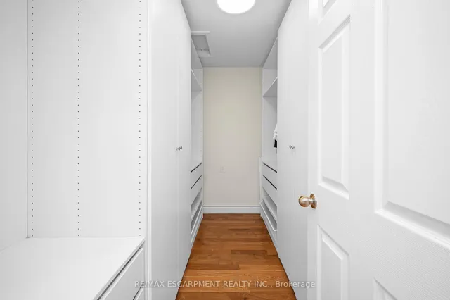 Additional property image - 2728 Guilford Cres
