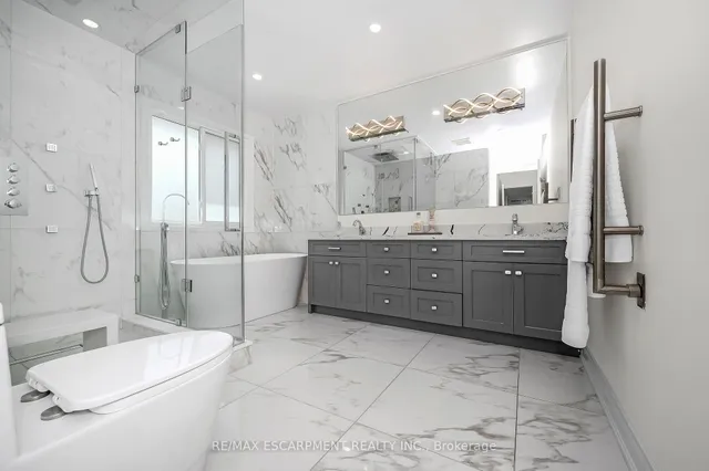Additional property image - 2728 Guilford Cres