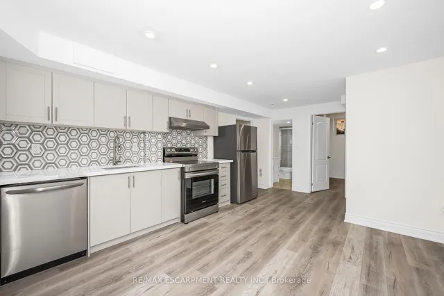 Additional property image - 2728 Guilford Cres