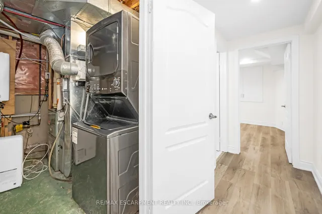 Additional property image - 2728 Guilford Cres