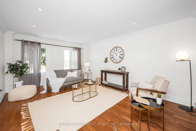 Additional property image - 2728 Guilford Cres