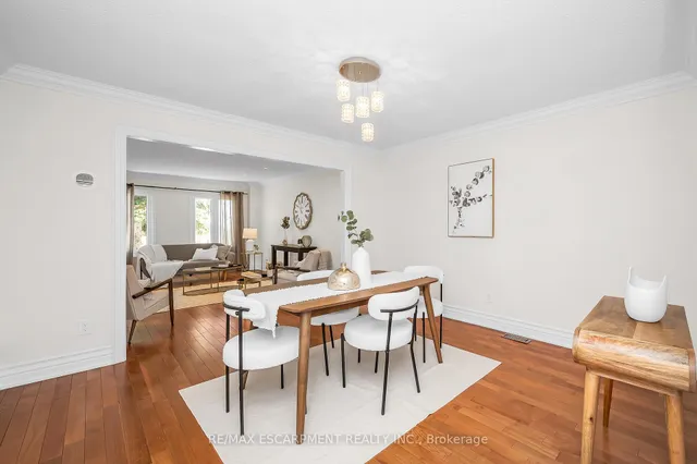 Additional property image - 2728 Guilford Cres