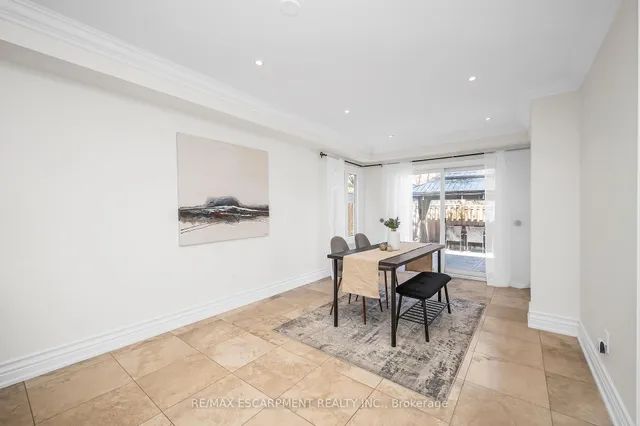 Additional property image - 2728 Guilford Cres