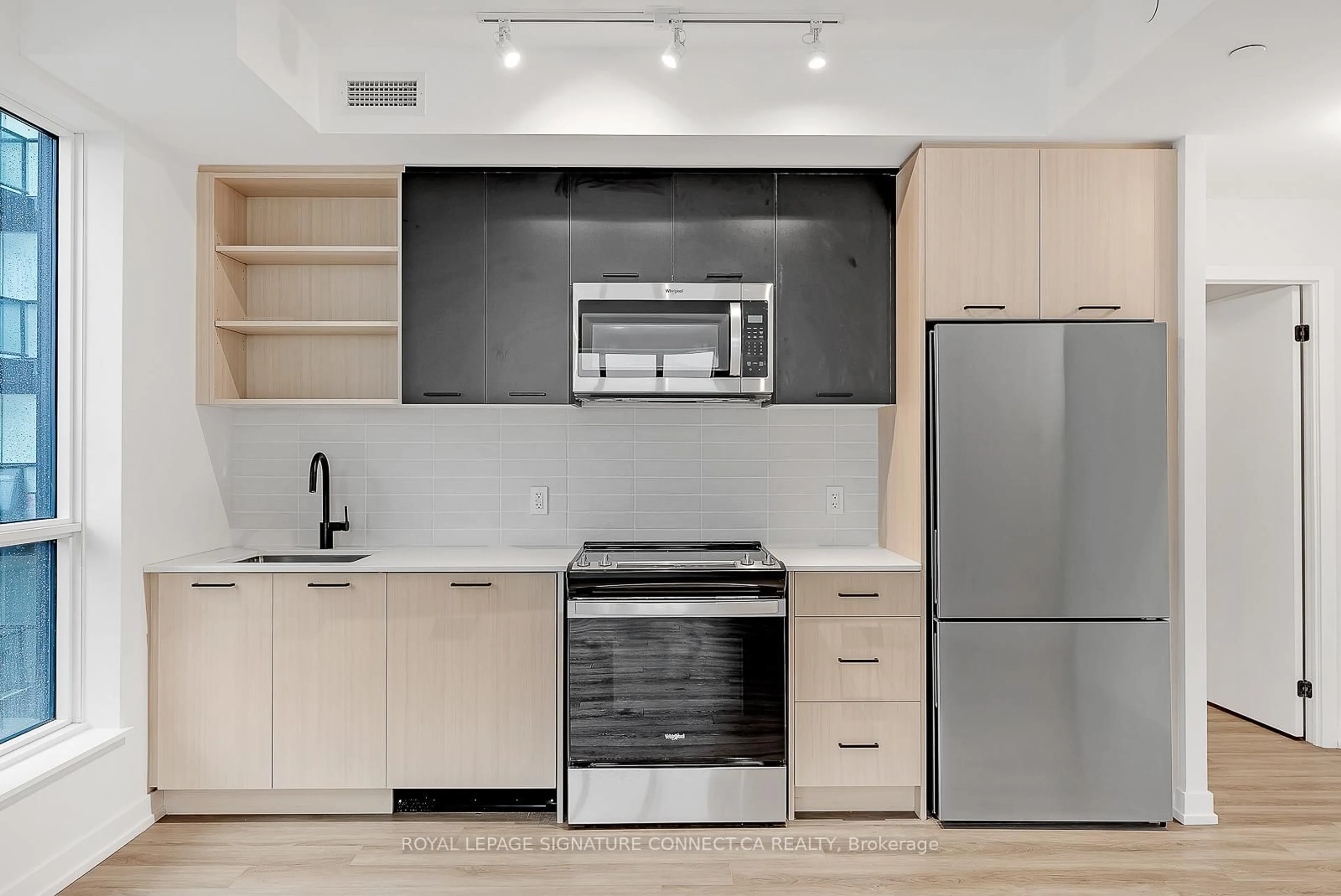 Standard kitchen, unknown for 2300 St Clair Ave #419, Toronto Ontario M6N 1K8