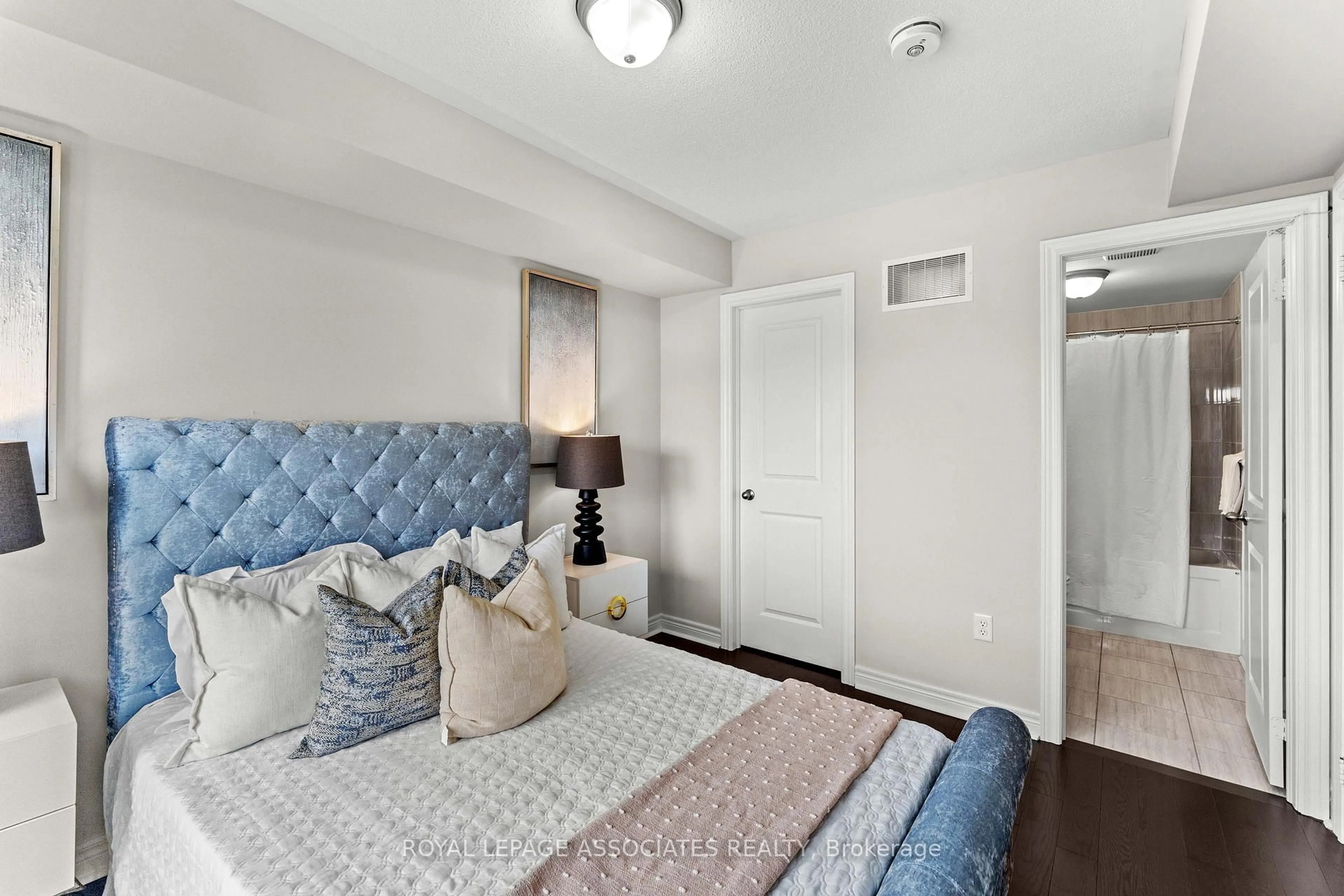 Bedroom with bed, unknown for 9 Finegan Circ, Brampton Ontario L7A 4Z7