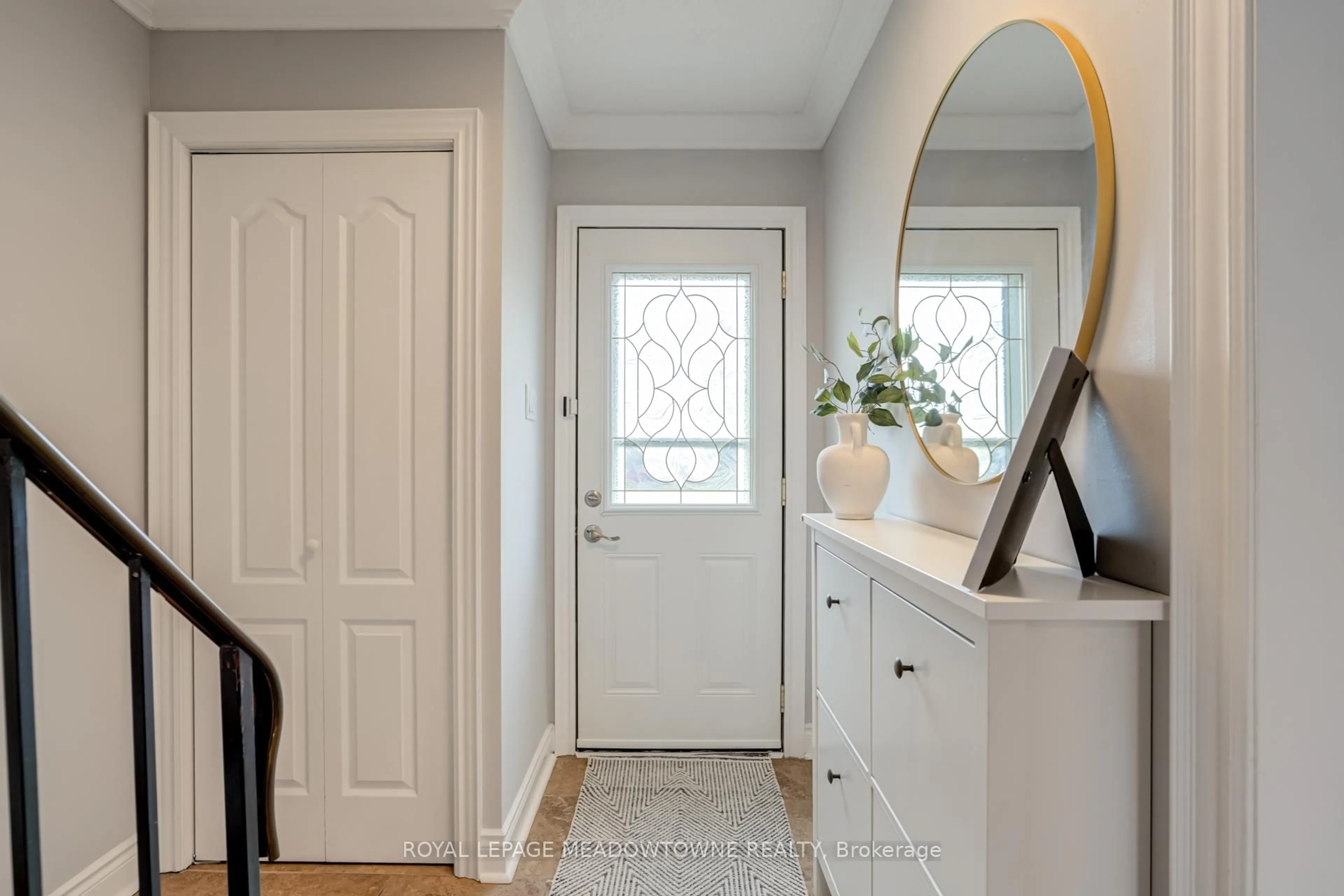 Indoor entryway for 92 Morley Cres, Brampton Ontario L6S 3K8