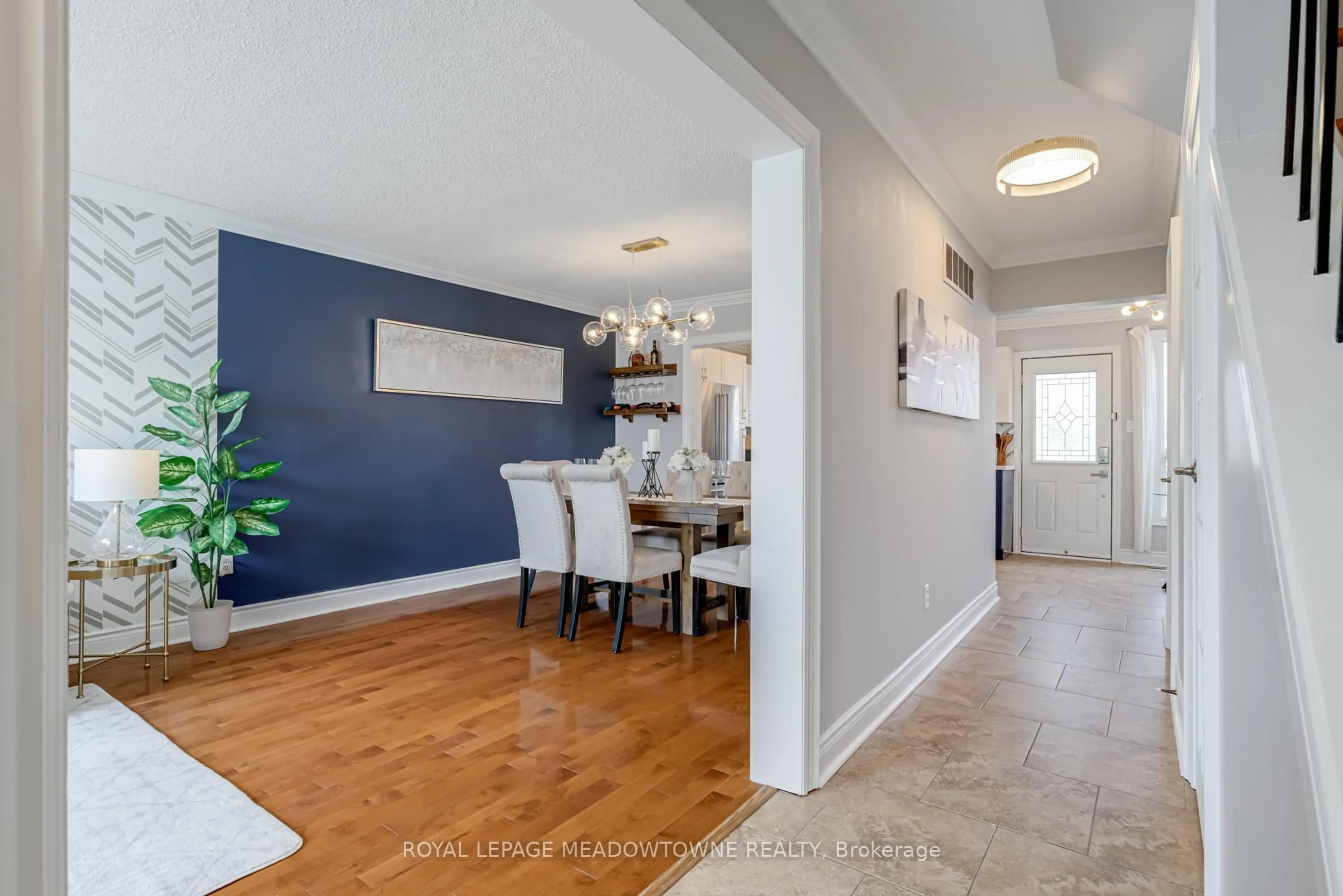 Indoor entryway for 92 Morley Cres, Brampton Ontario L6S 3K8