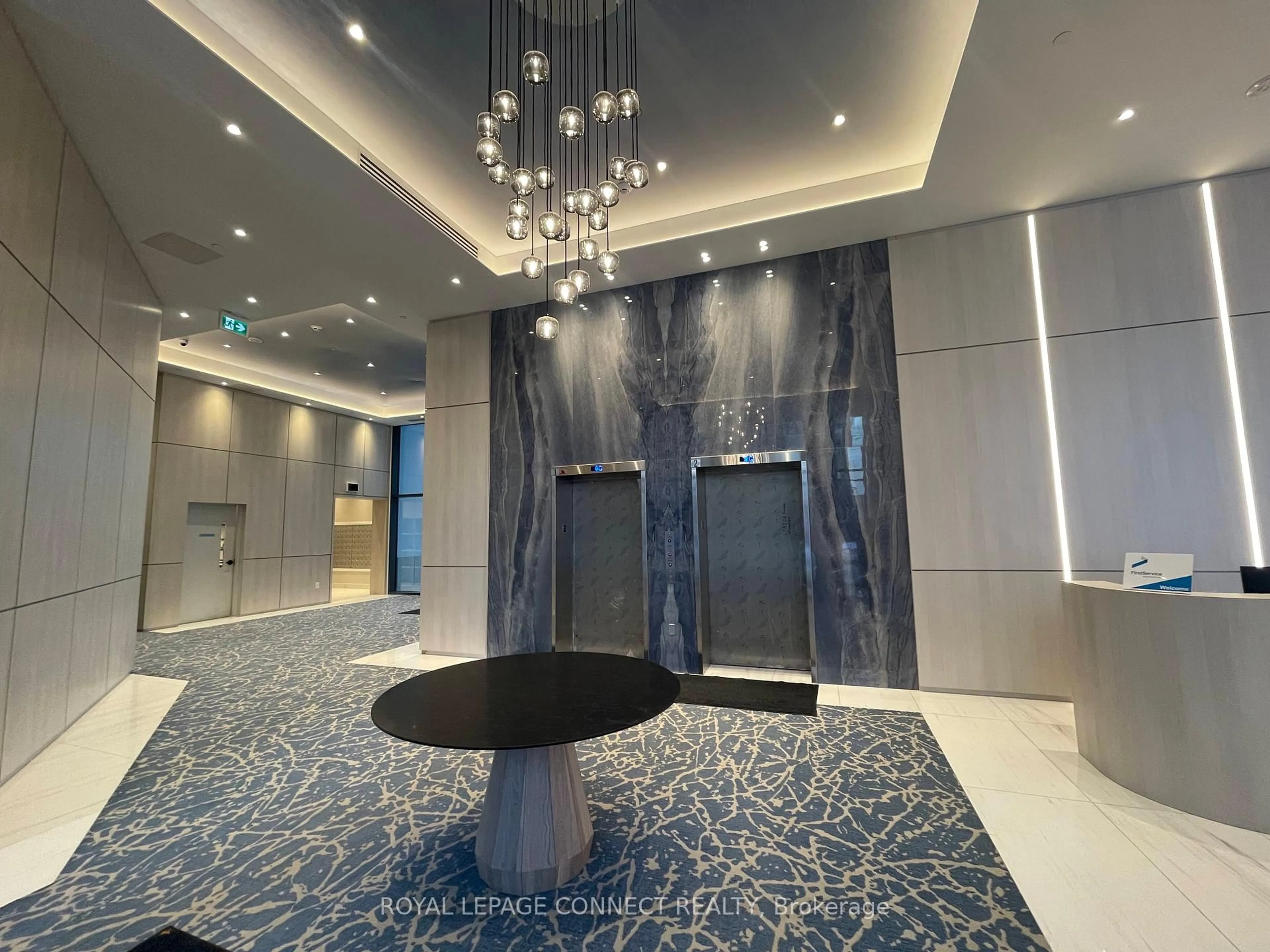 Indoor foyer for 1063 Douglas McCurdy Comm N/A #603, Mississauga Ontario L5G 4B1