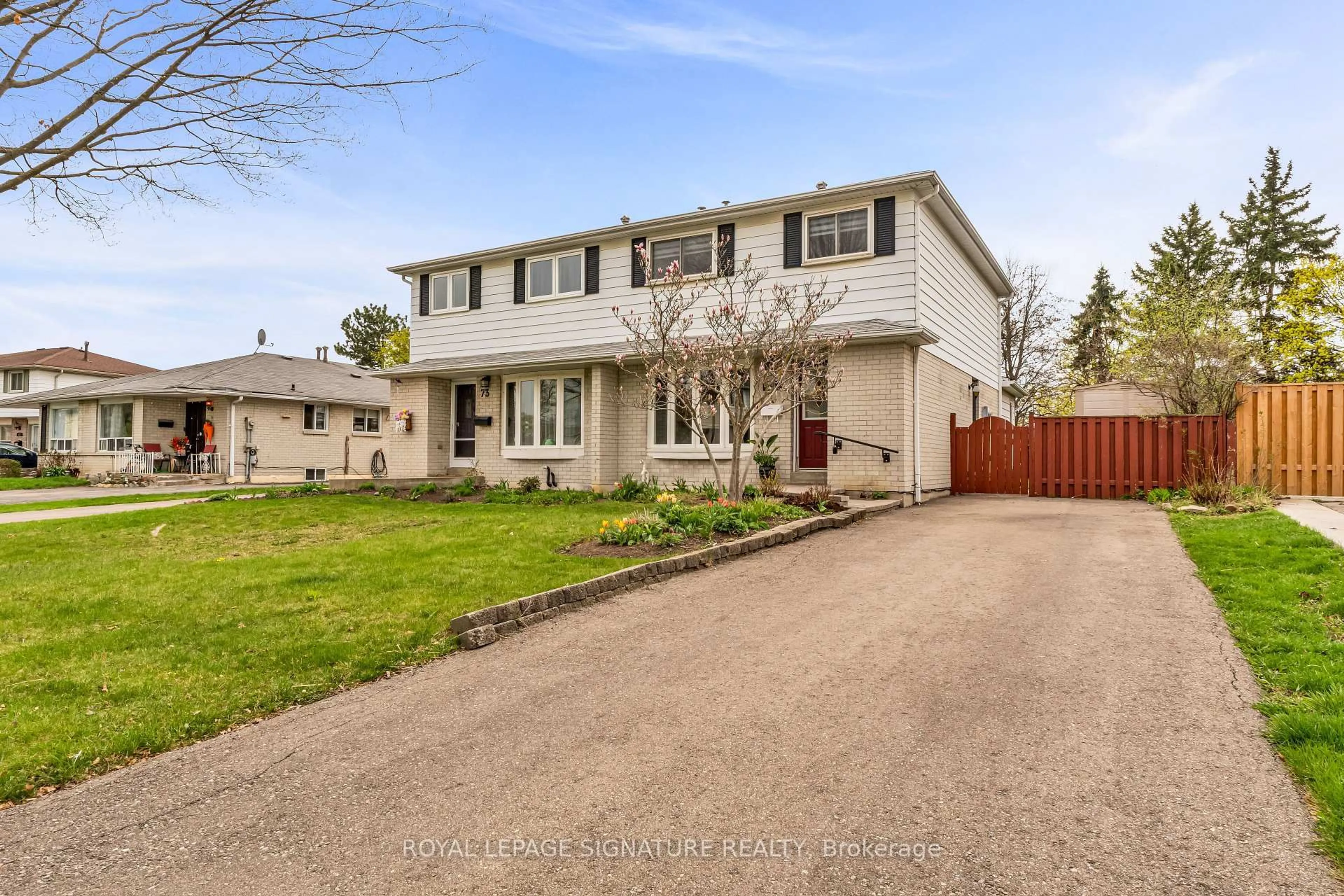 A pic from outside/outdoor area/front of a property/back of a property/a pic from drone, street for 75 Juniper Cres, Brampton Ontario L6S 1J9