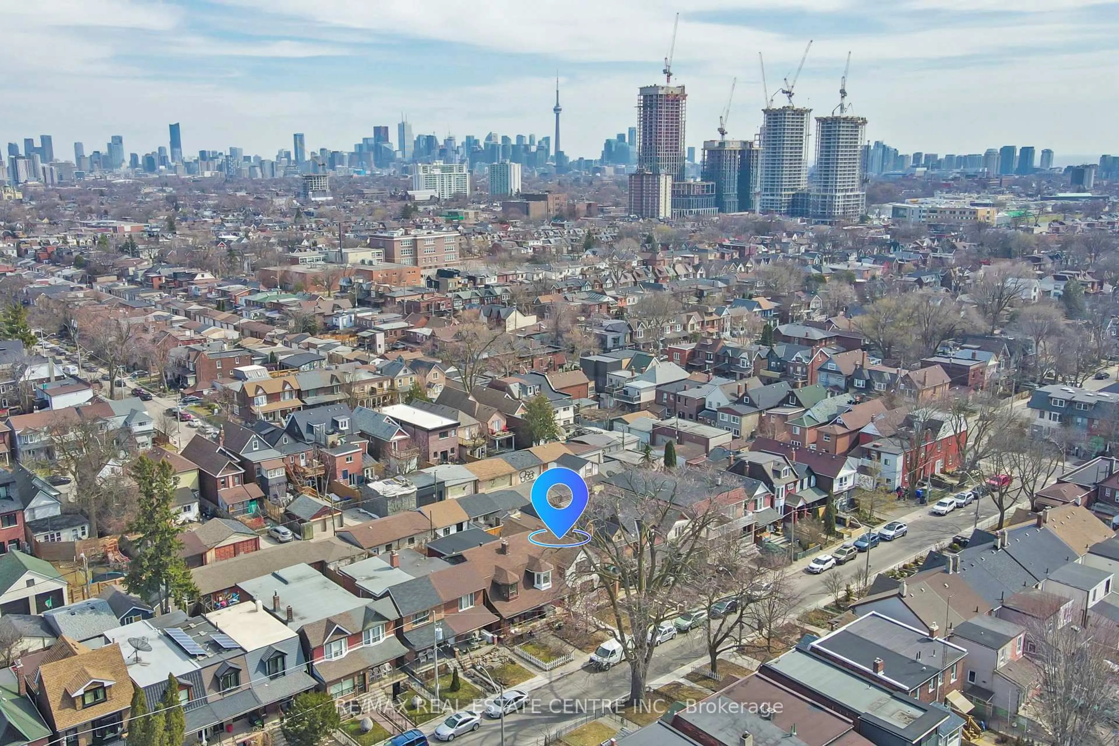 A pic from outside/outdoor area/front of a property/back of a property/a pic from drone, city buildings view from balcony for 589 St Clarens Ave, Toronto Ontario M6H 3W8
