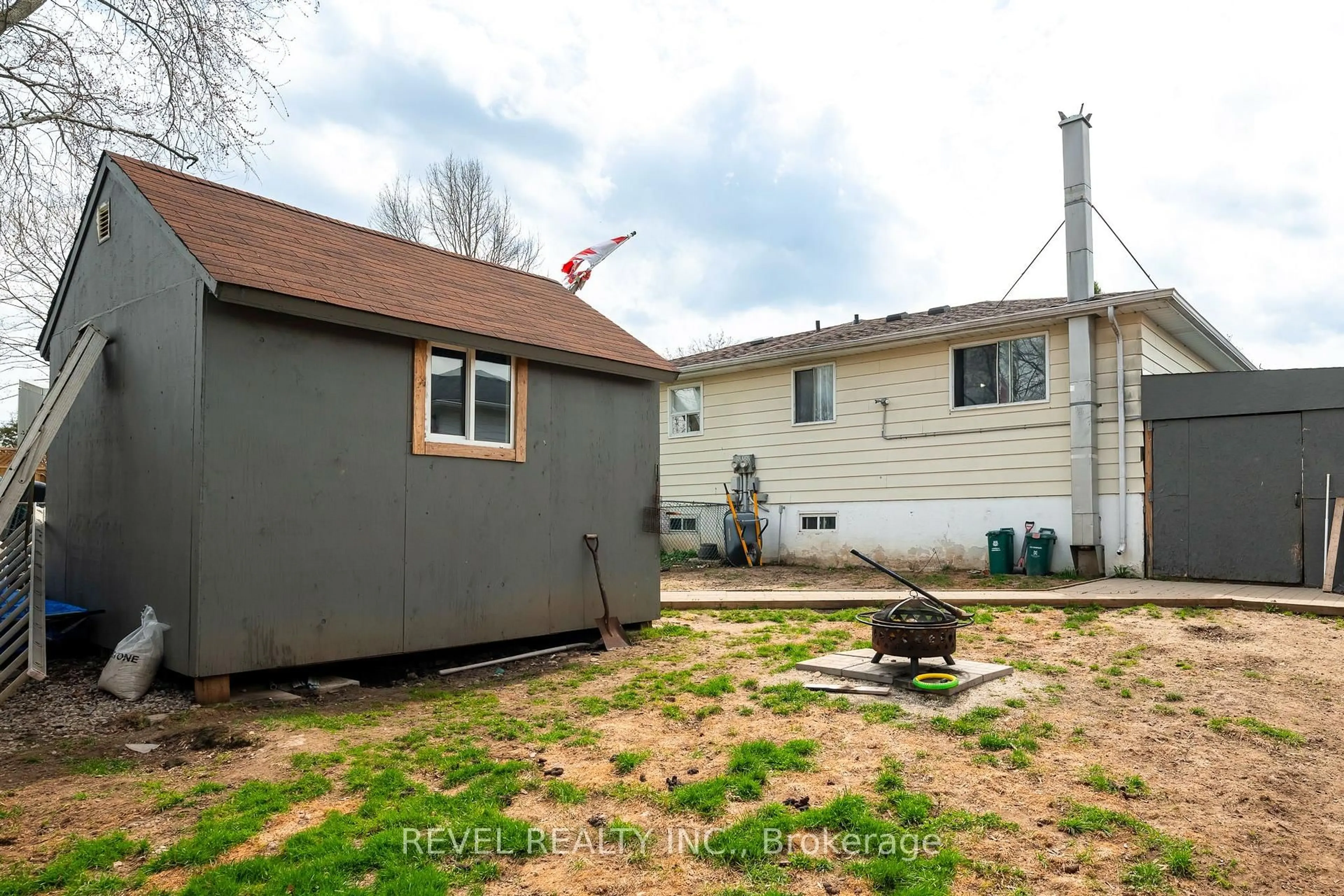 Shed for 35 Edelwild Dr, Orangeville Ontario L9W 2Y4