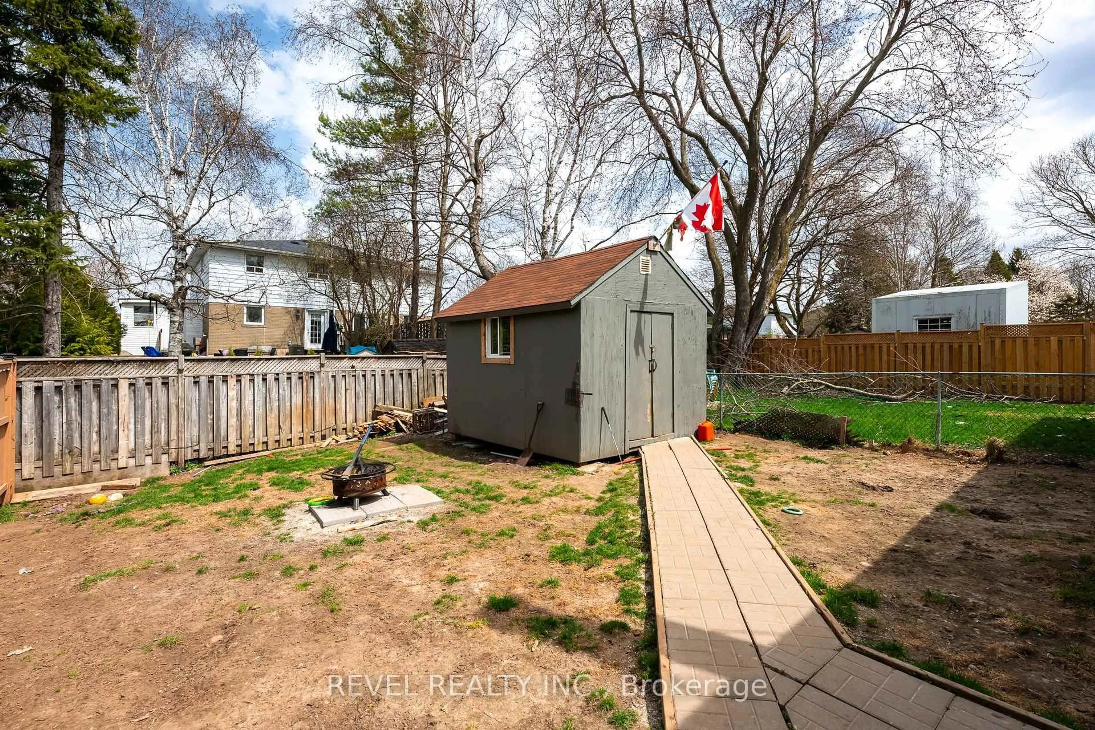 Shed for 35 Edelwild Dr, Orangeville Ontario L9W 2Y4