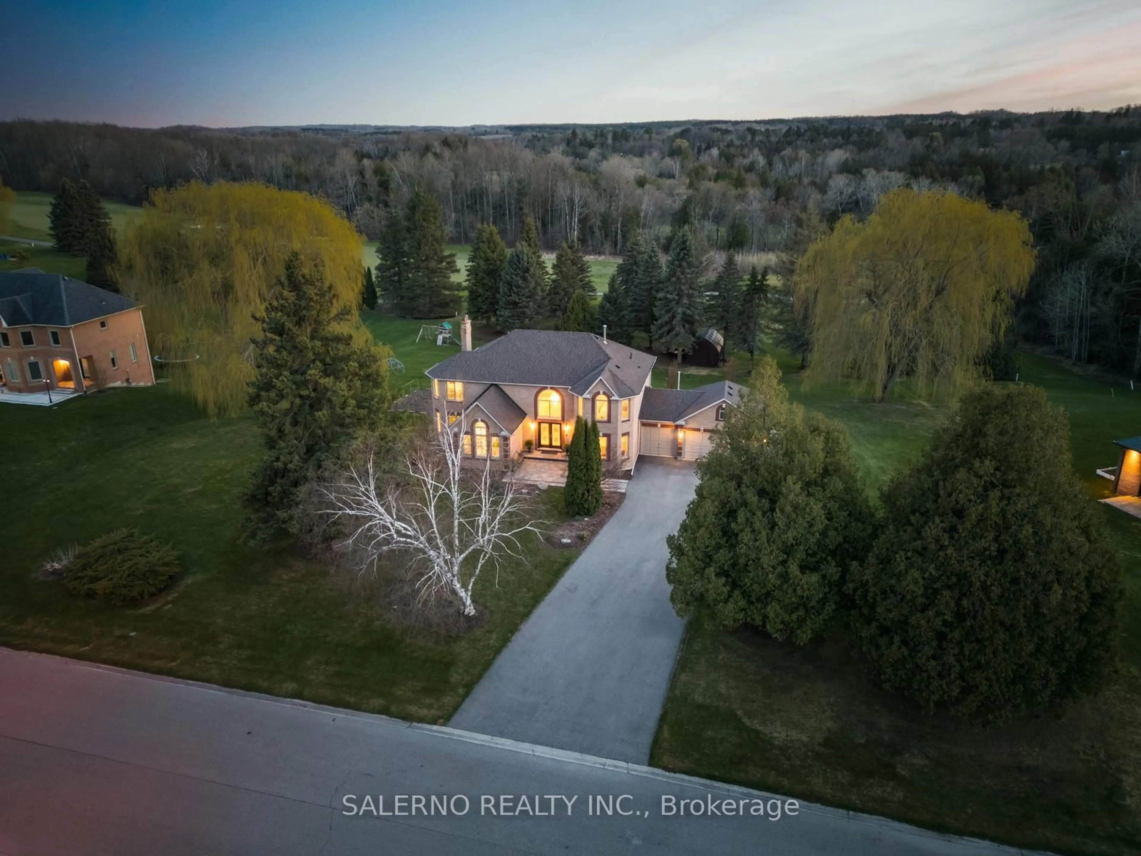 A pic from outside/outdoor area/front of a property/back of a property/a pic from drone, building for 41 Mccauley Dr, Caledon Ontario L7E 0B6