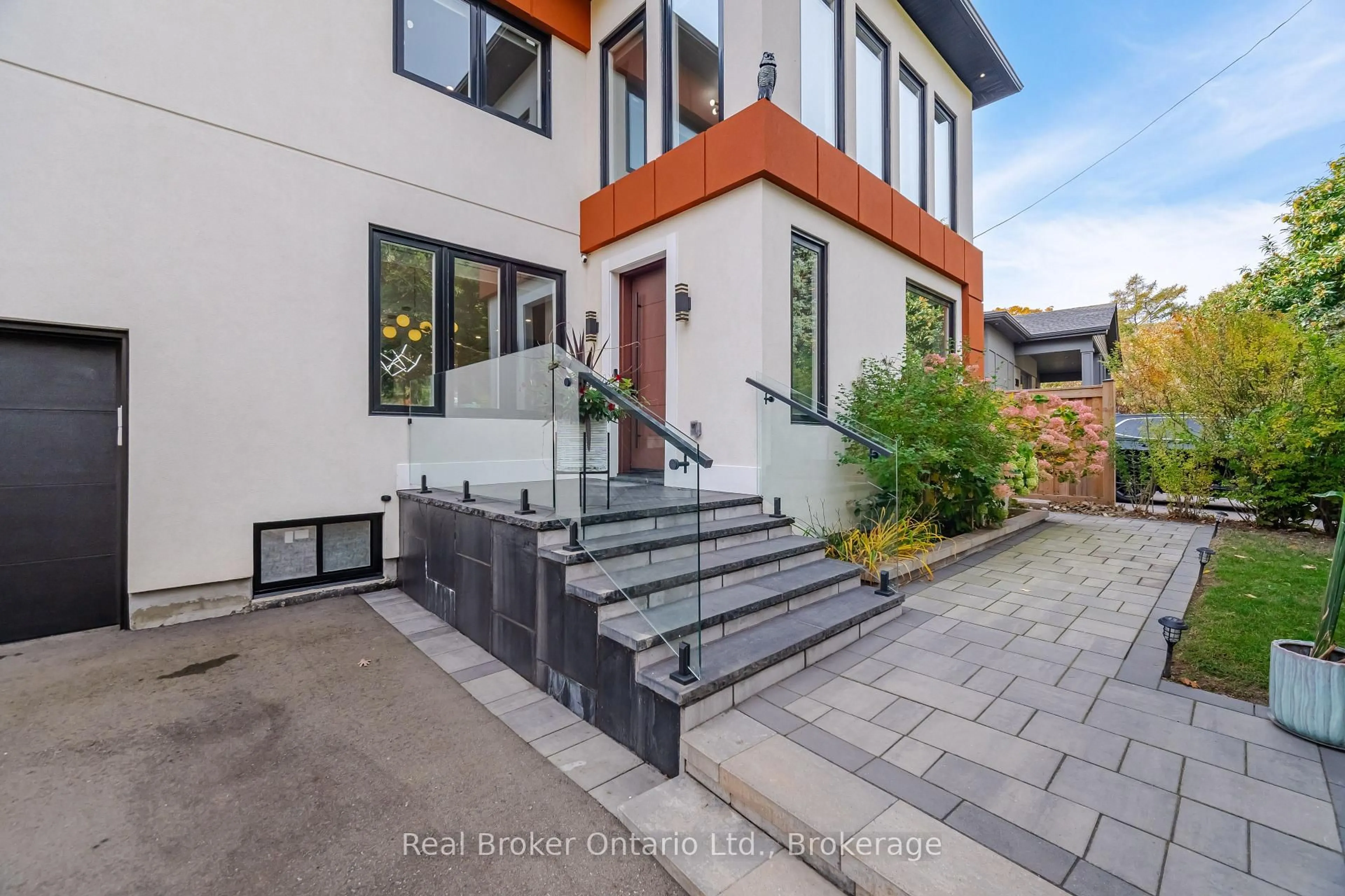 Unknown for 396 River Side Dr, Oakville Ontario L6K 3N7