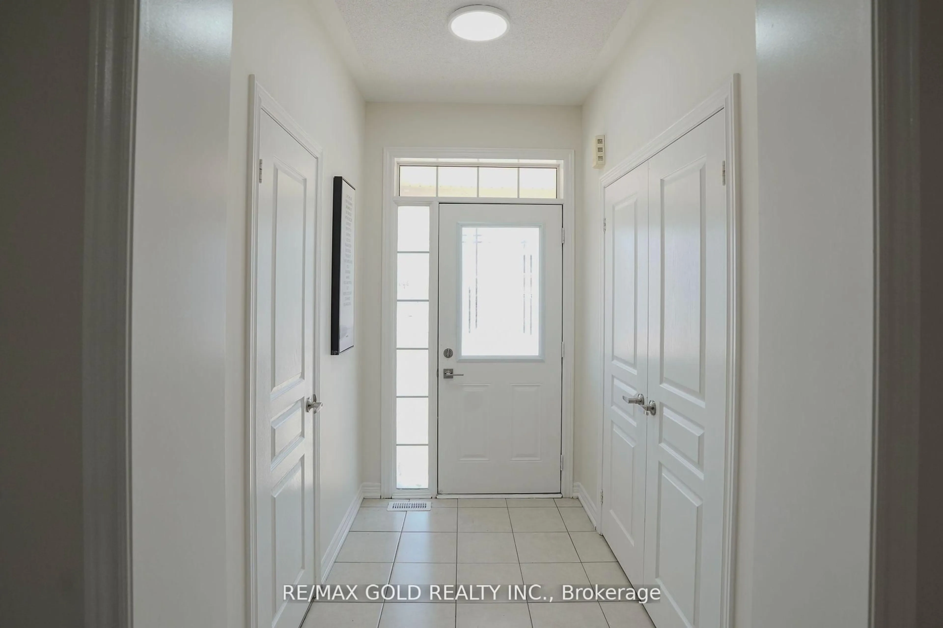 Indoor entryway for 4 Bilby St, Brampton Ontario L7A 0G4