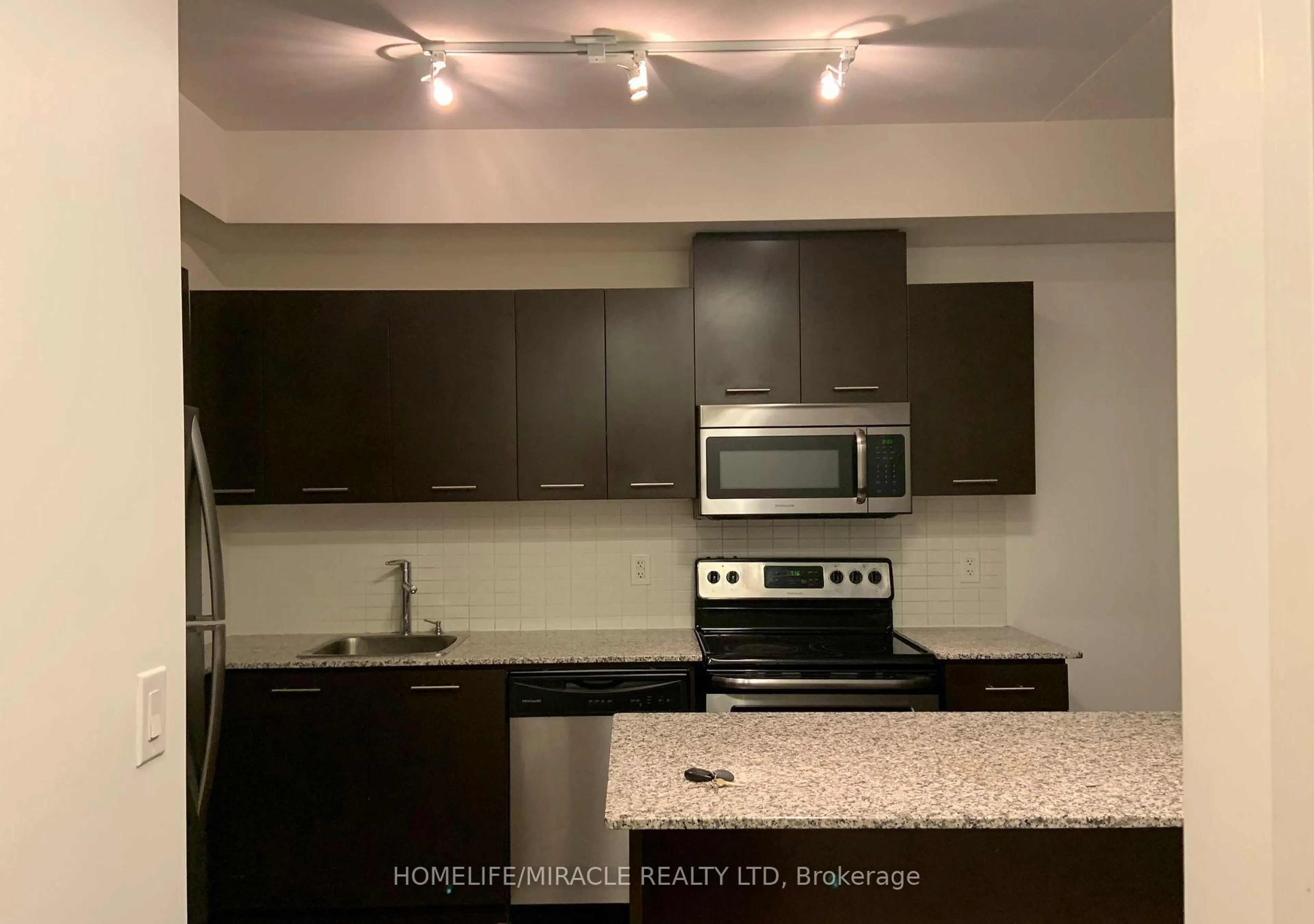 Standard kitchen, unknown for 360 Square one Dr #2507, Mississauga Ontario L5B 0E6