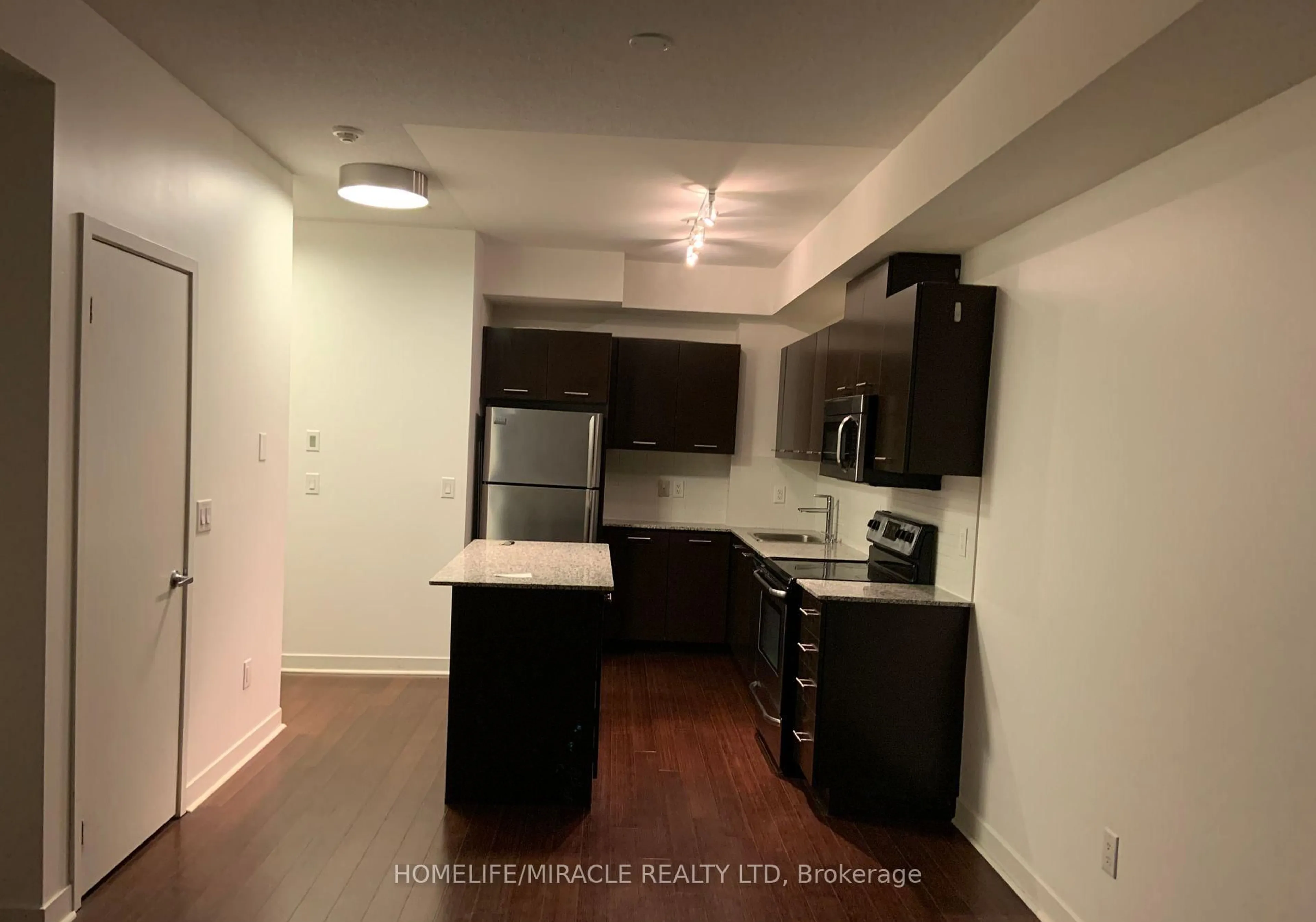 Standard kitchen, unknown for 360 Square one Dr #2507, Mississauga Ontario L5B 0E6