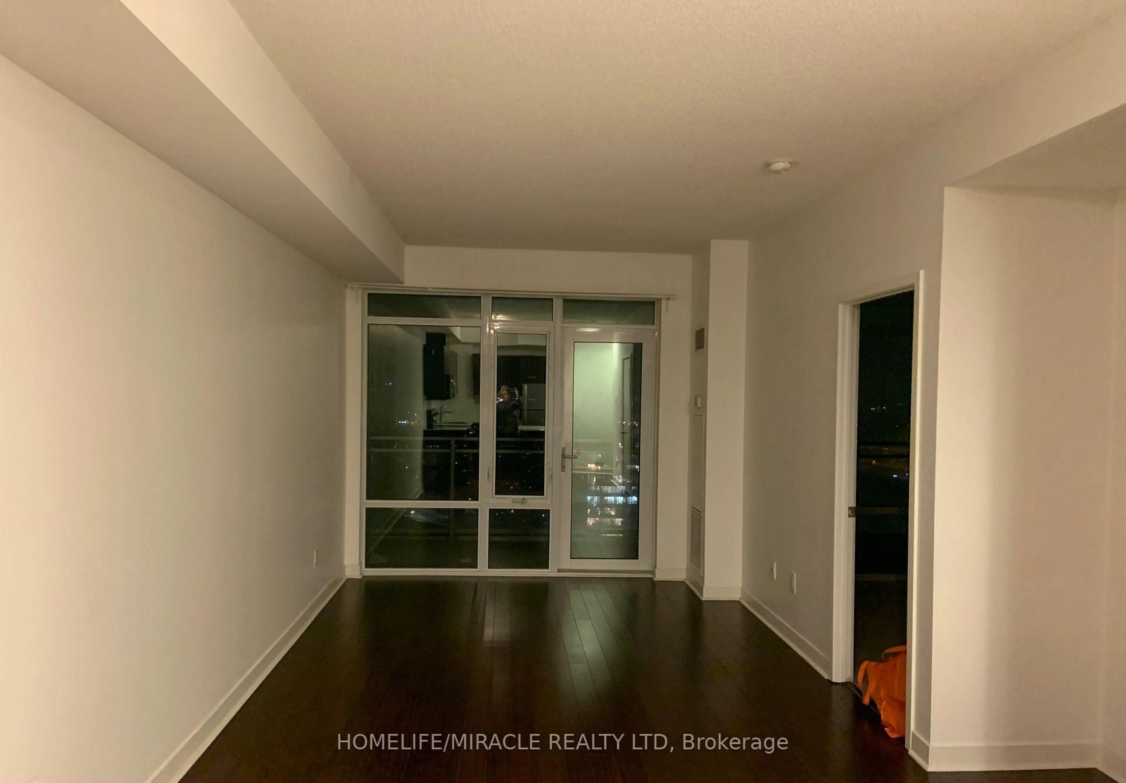 A pic of a room for 360 Square one Dr #2507, Mississauga Ontario L5B 0E6