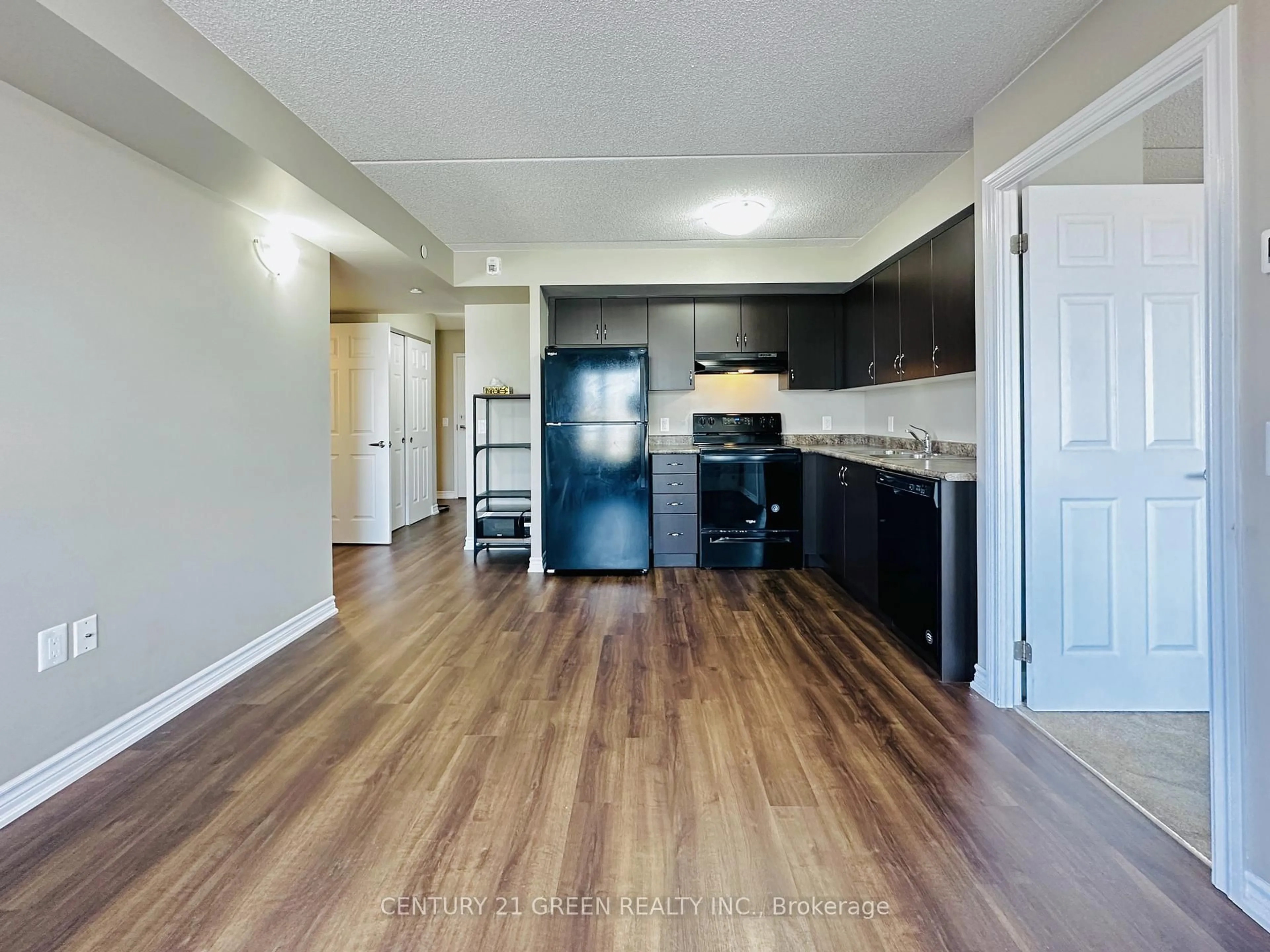 Unknown for 716 Main St #402, Milton Ontario L9T 3P6