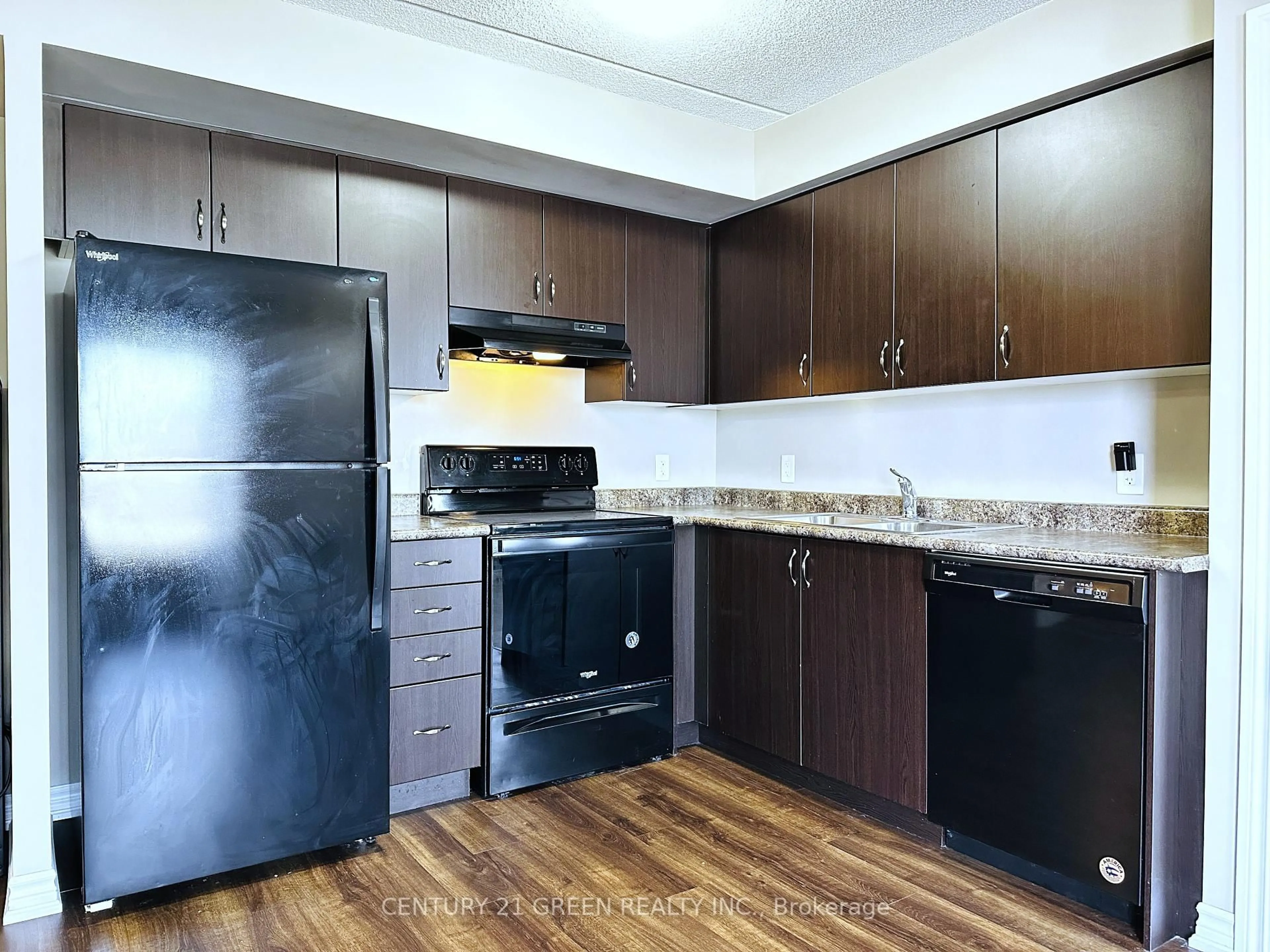 Standard kitchen, wood/laminate floor for 716 Main St #402, Milton Ontario L9T 3P6